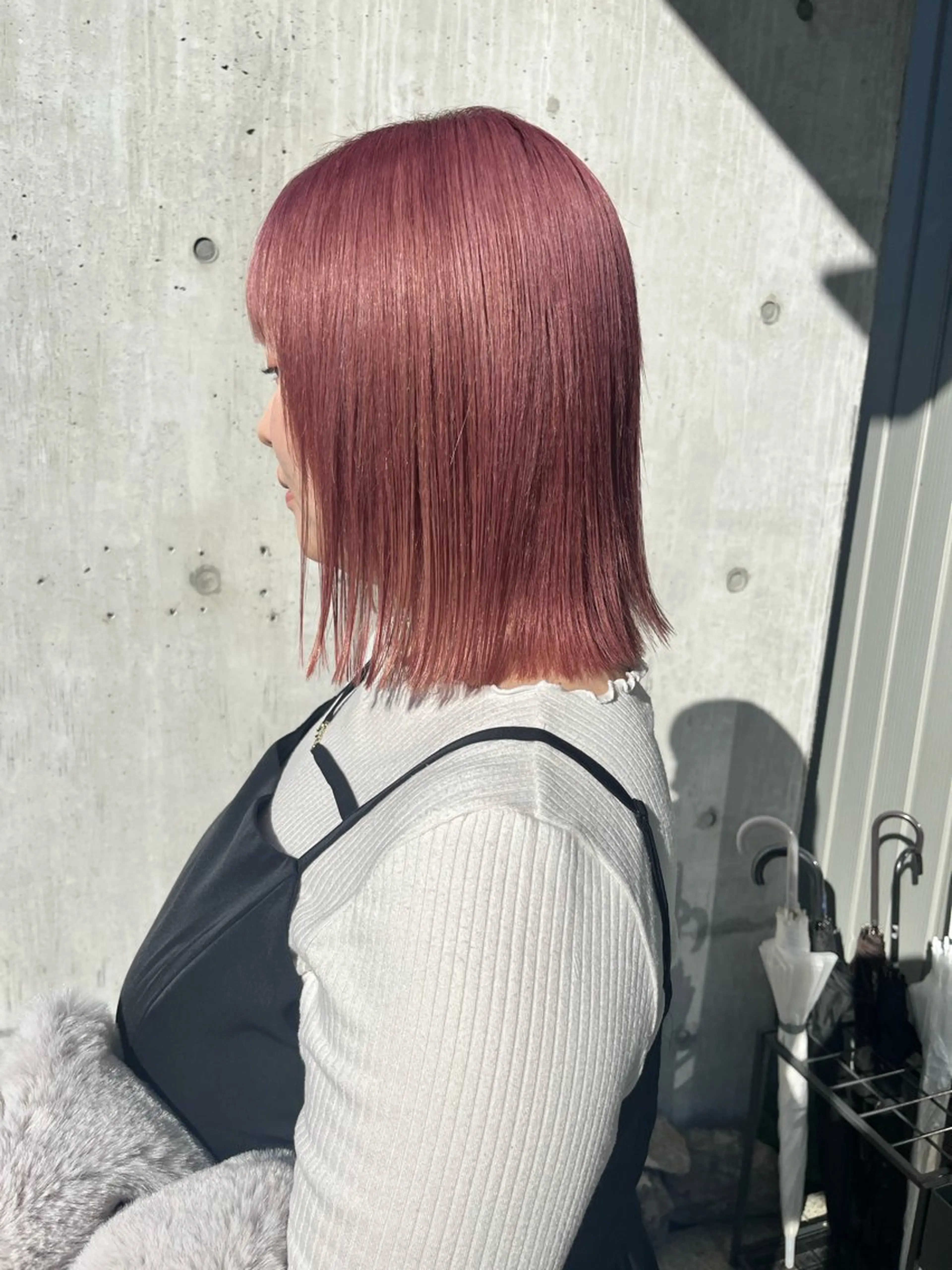 ミディアム カラー 犬塚 梨花のヘアスタイル