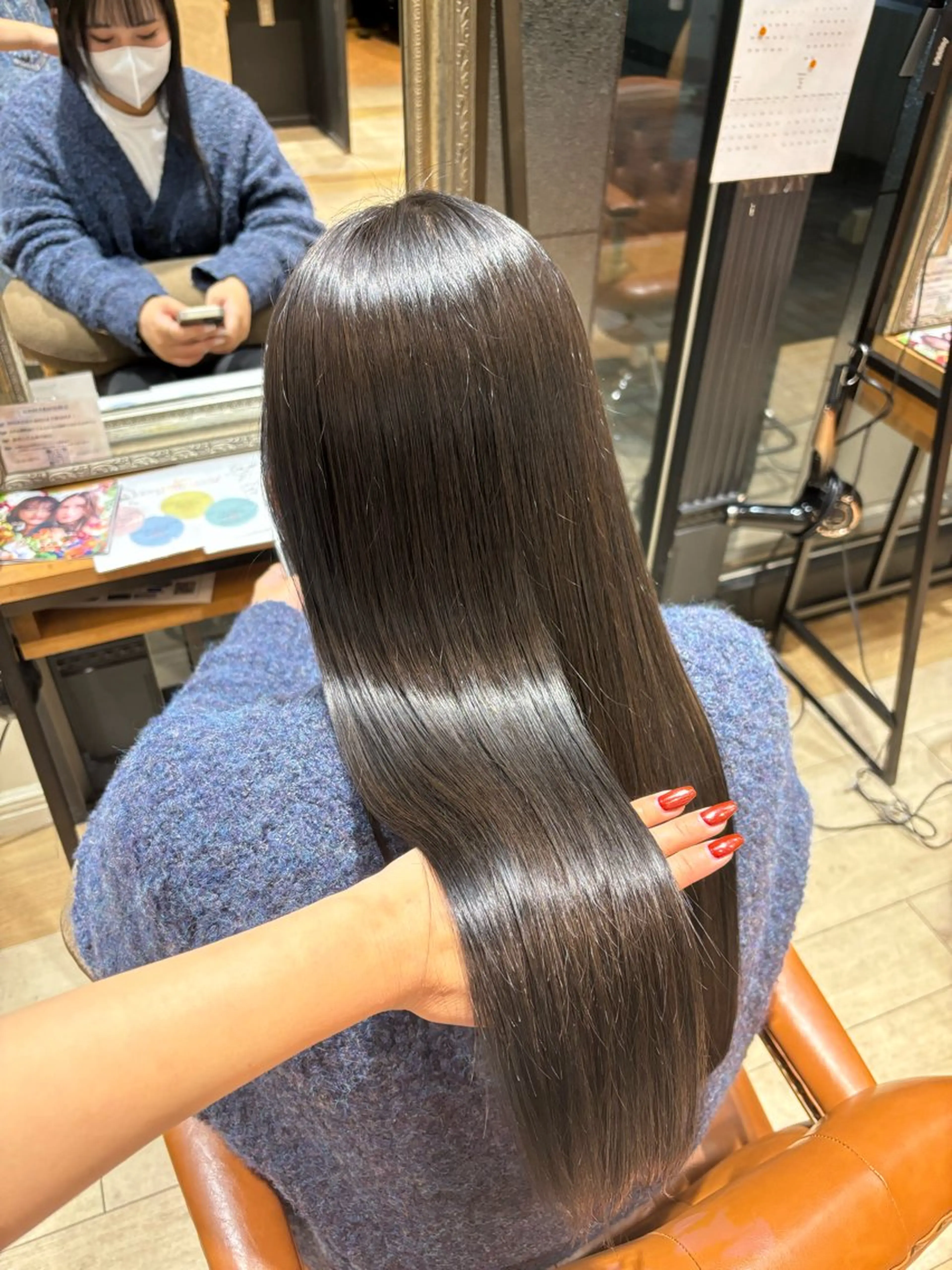 カラー しおり🍬 KOKORO🤍のヘアスタイル