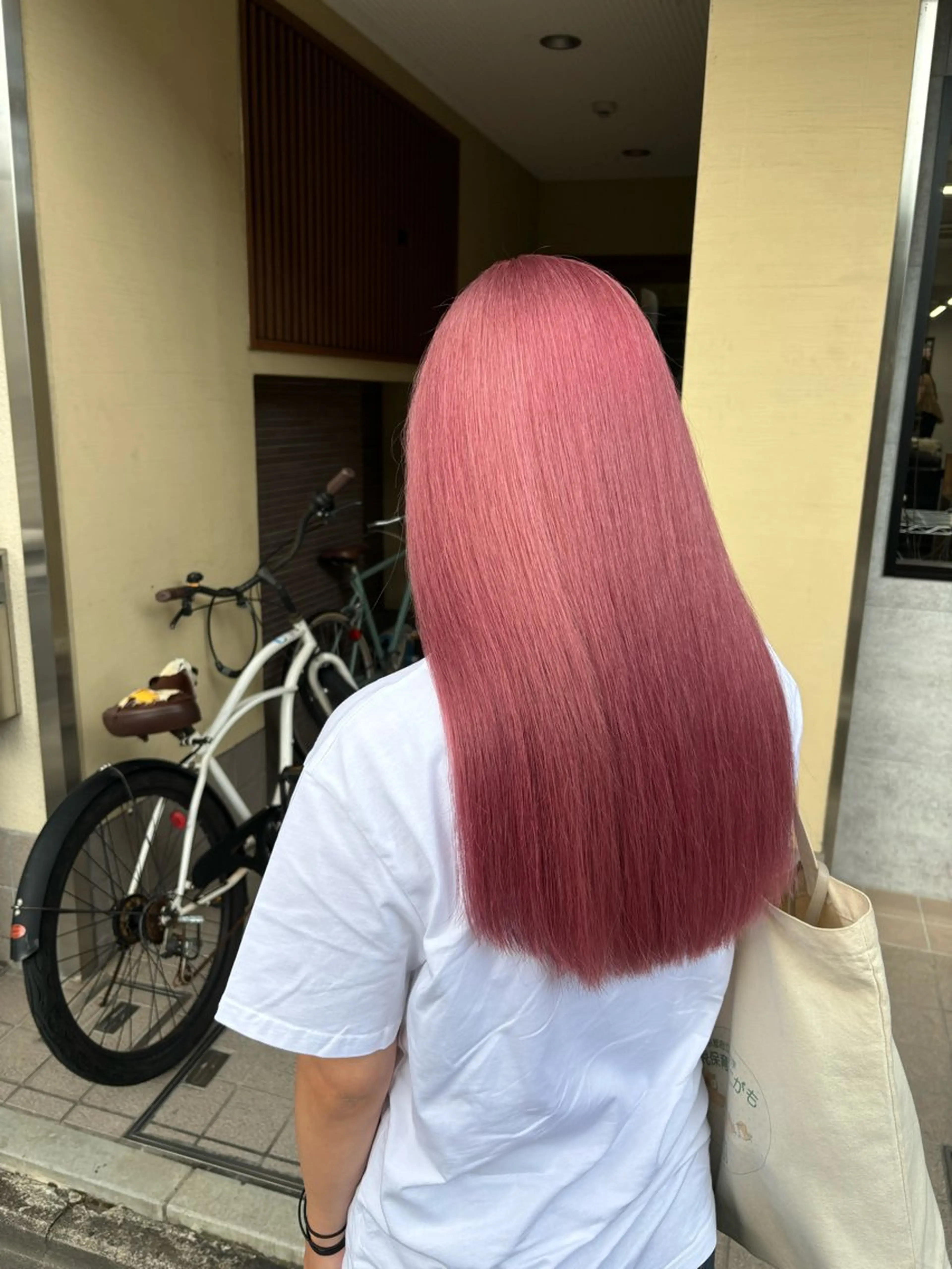 ロング カラー ブリーチ ハイトーンカラー ピンクカラー ヘアカラー トリートメント darts所属・マツダ レンのヘアスタイル