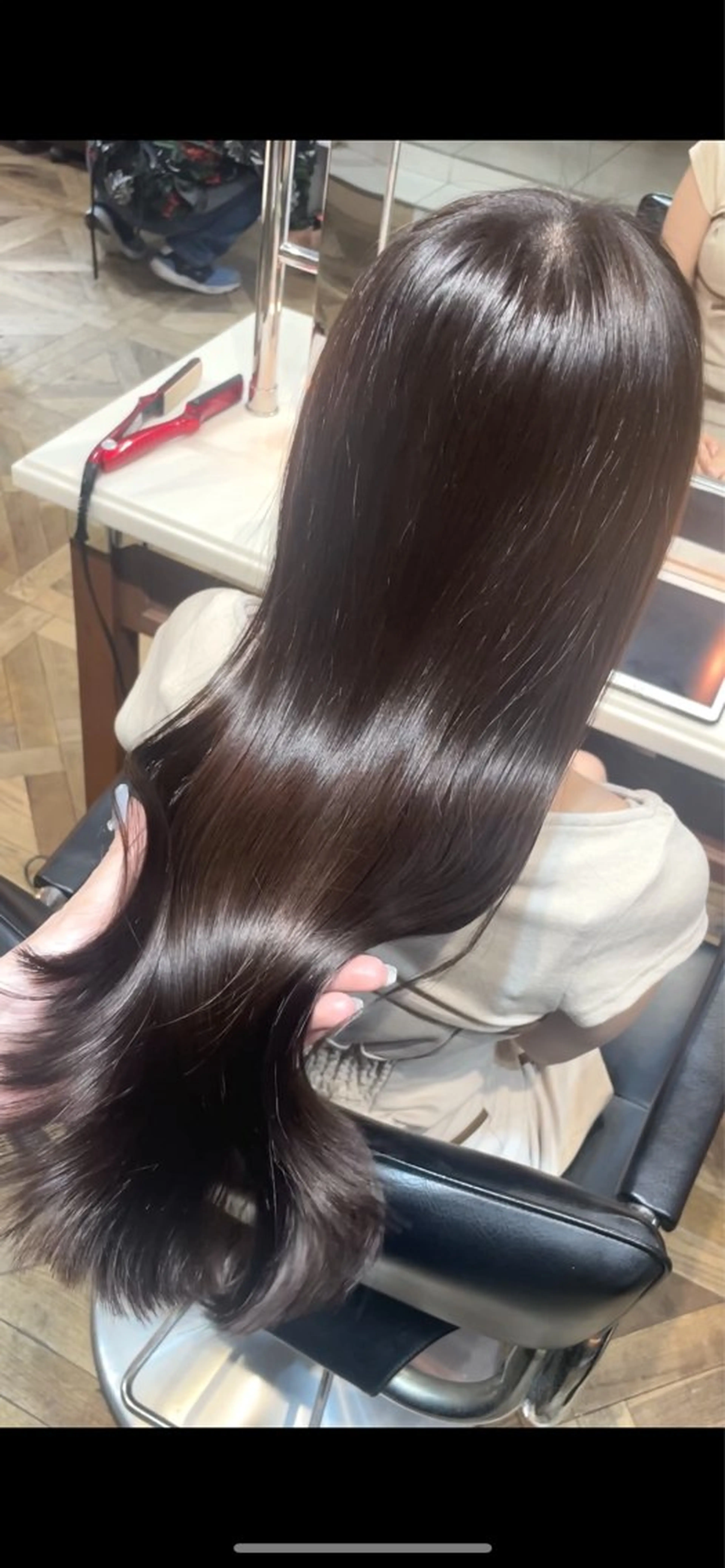 ロング カラー ブラウンカラー チョコレートブラウン カット ヘアカラー トリートメント BEBE所属・ご新規様限定 透明感カラーKANAのヘアスタイル