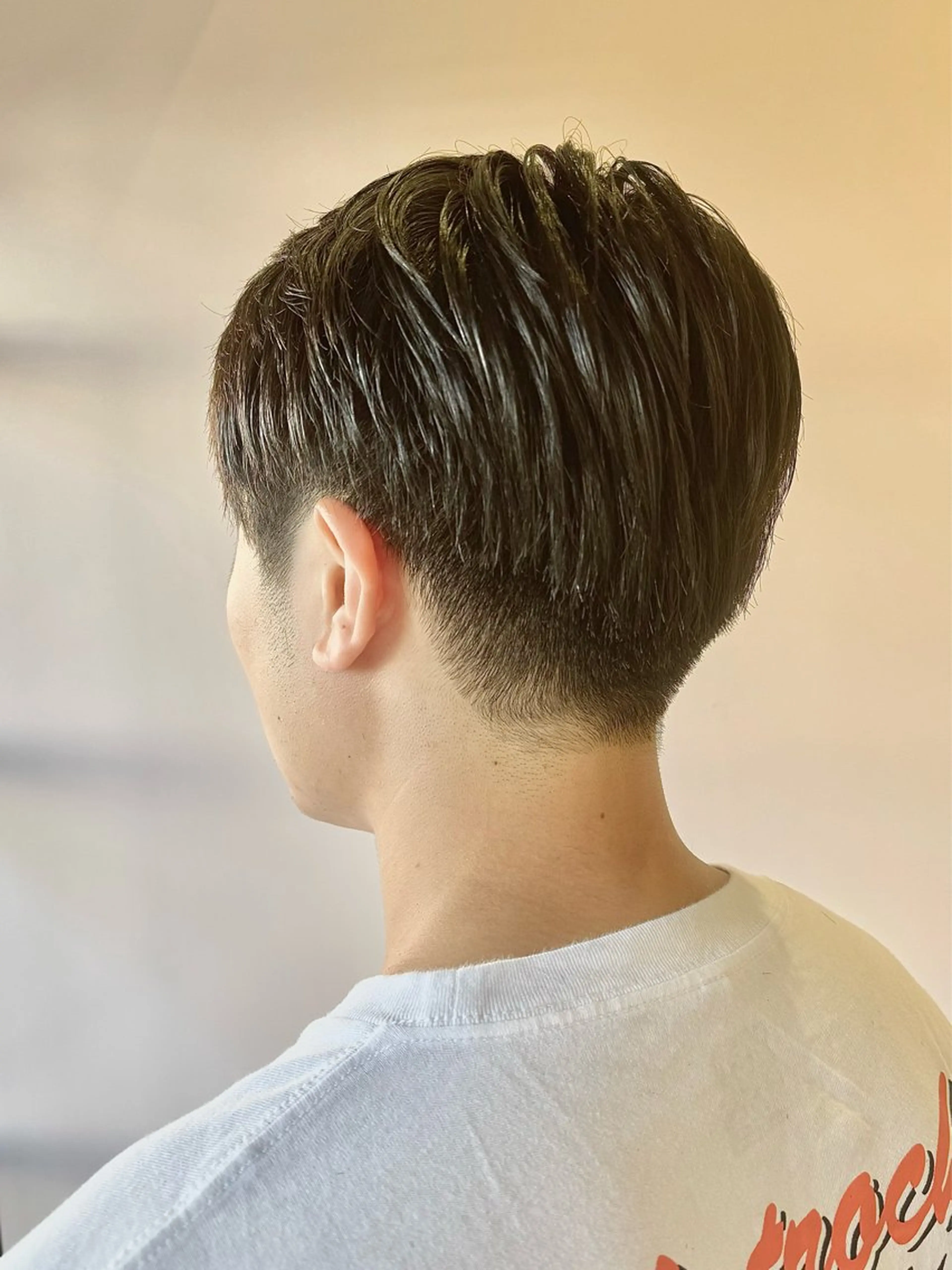 ショート カラー パーマ メンズ アップバング マッシュ ツーブロック 刈り上げ ハンサムショート カット ヘアカラー パーマ 縮毛矯正 トリートメント ヘッドスパ 🎸メンズ/パーマ/ ショート🎸工藤達哉のヘアスタイル