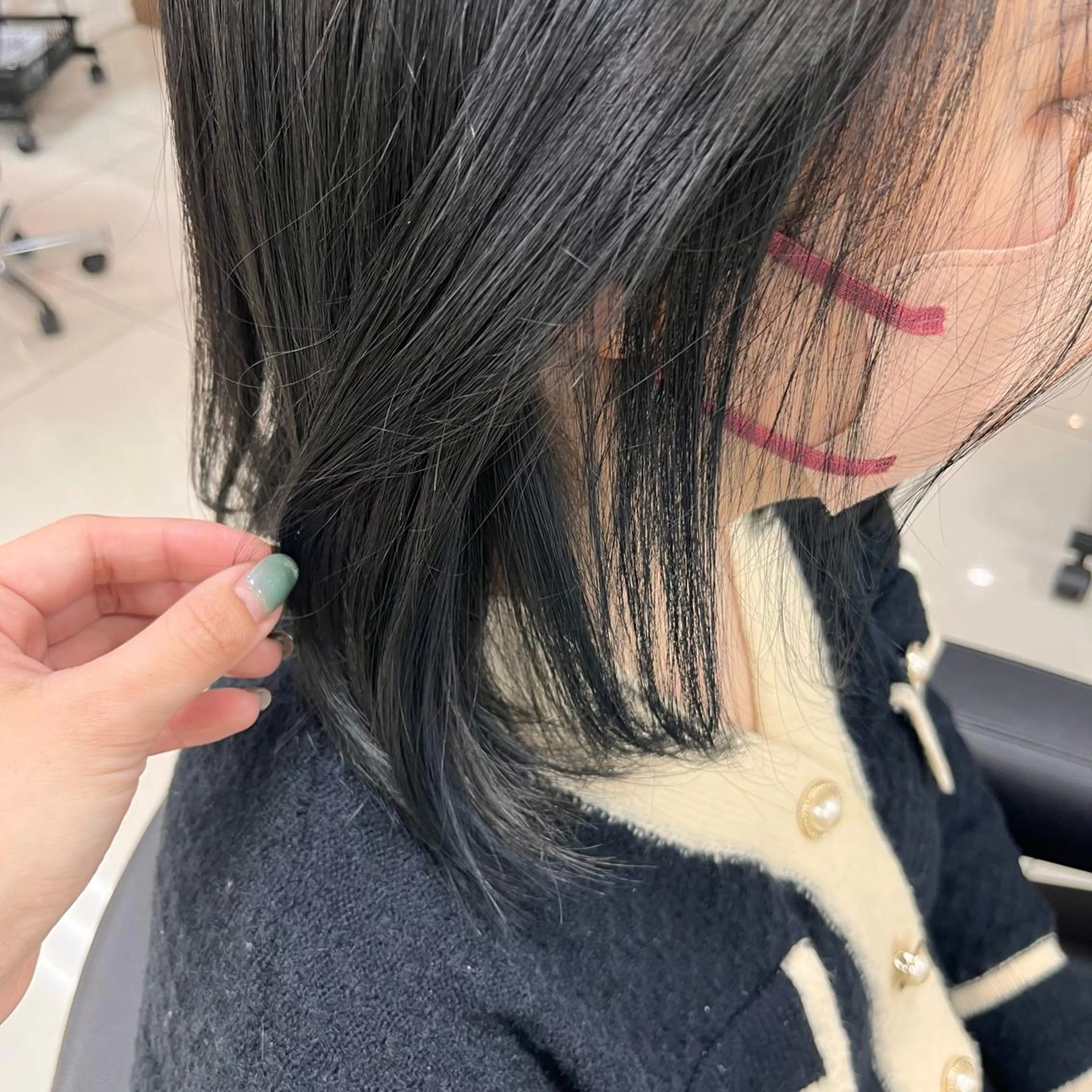 ミディアム カラー ブリーチ イヤリングカラー カット ヘアカラー トリートメント メンズヘア専門🦊 RYOKAのヘアスタイル