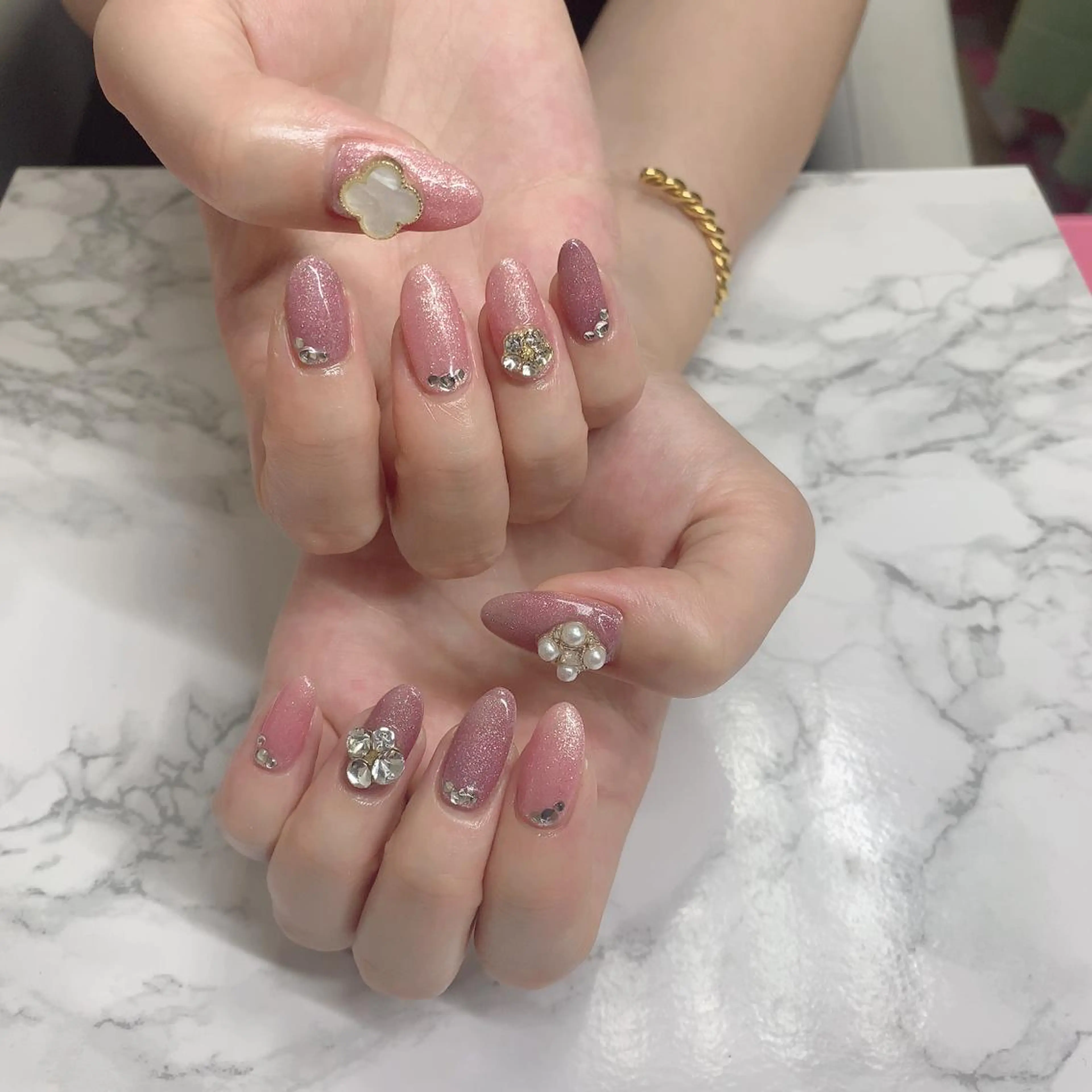 ネイル はな💎ネイル ワンホン、長さ出しのネイルデザイン