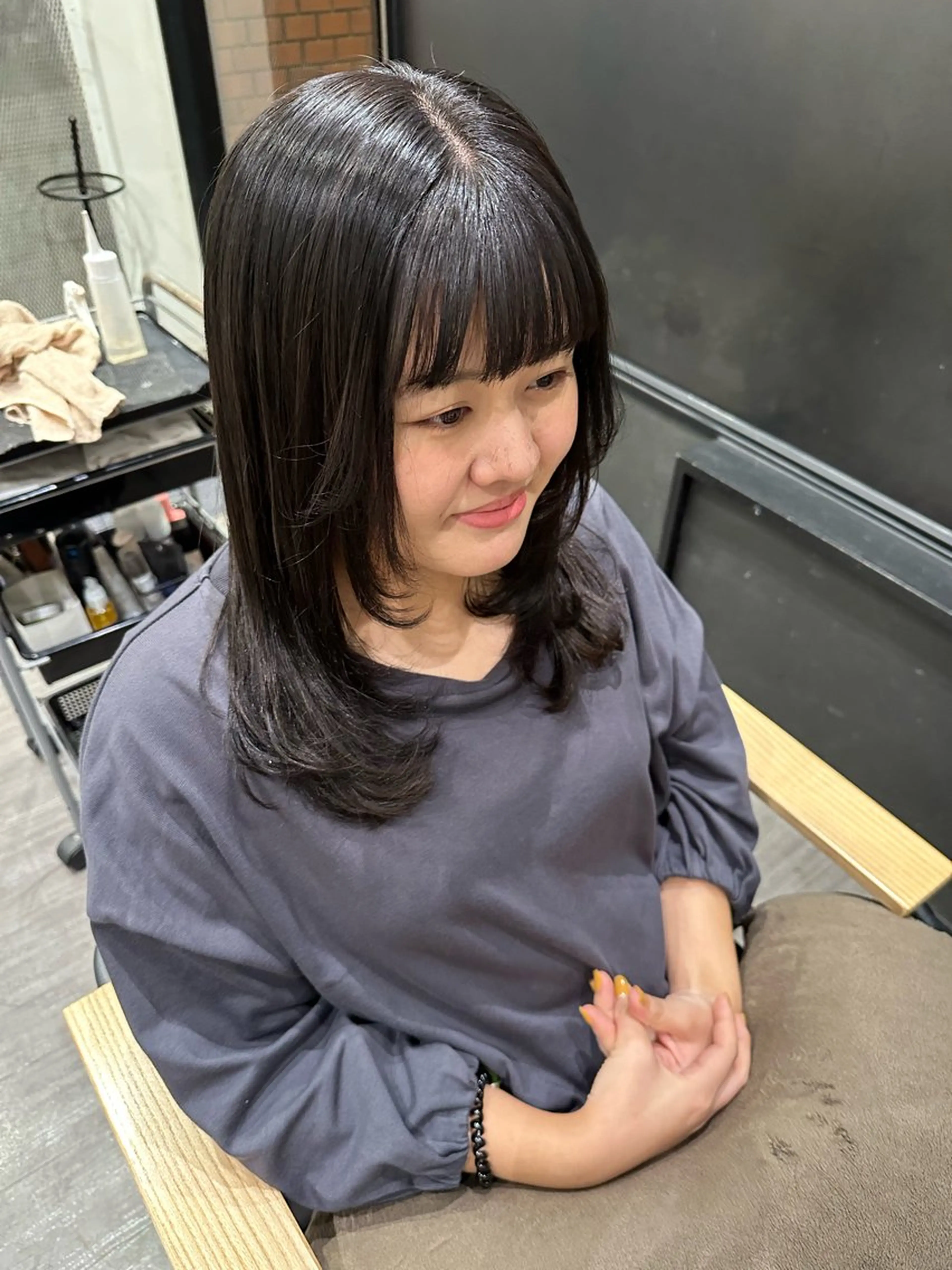 ミディアム カラー ダークグレー ダークグレージュ グレージュ 顔まわりレイヤー レイヤーカット カット ヘアカラー トリートメント 艶髪レイヤー上田 紗也🇰🇷💗のヘアスタイル