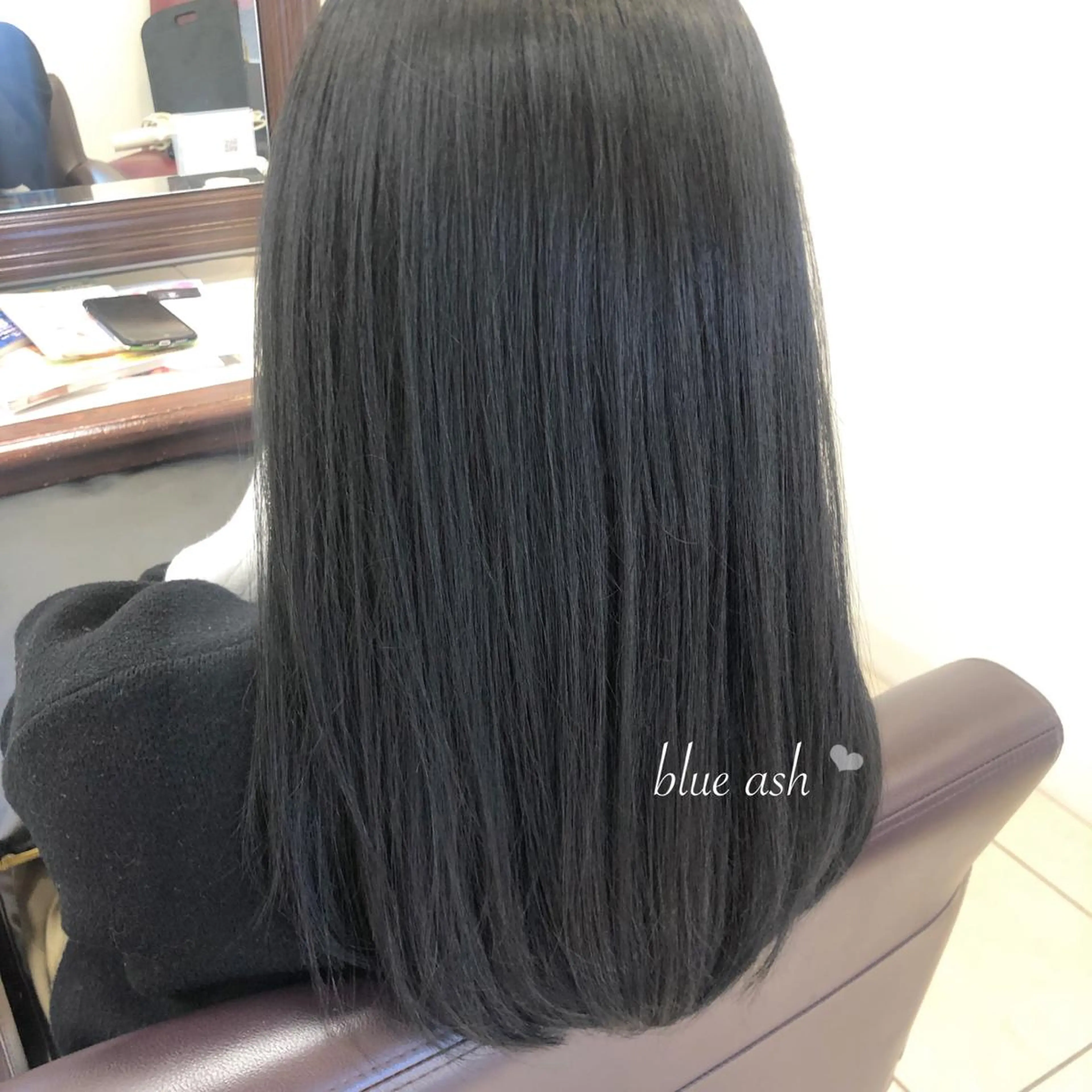 ミディアム カラー 星野 茉由のヘアスタイル