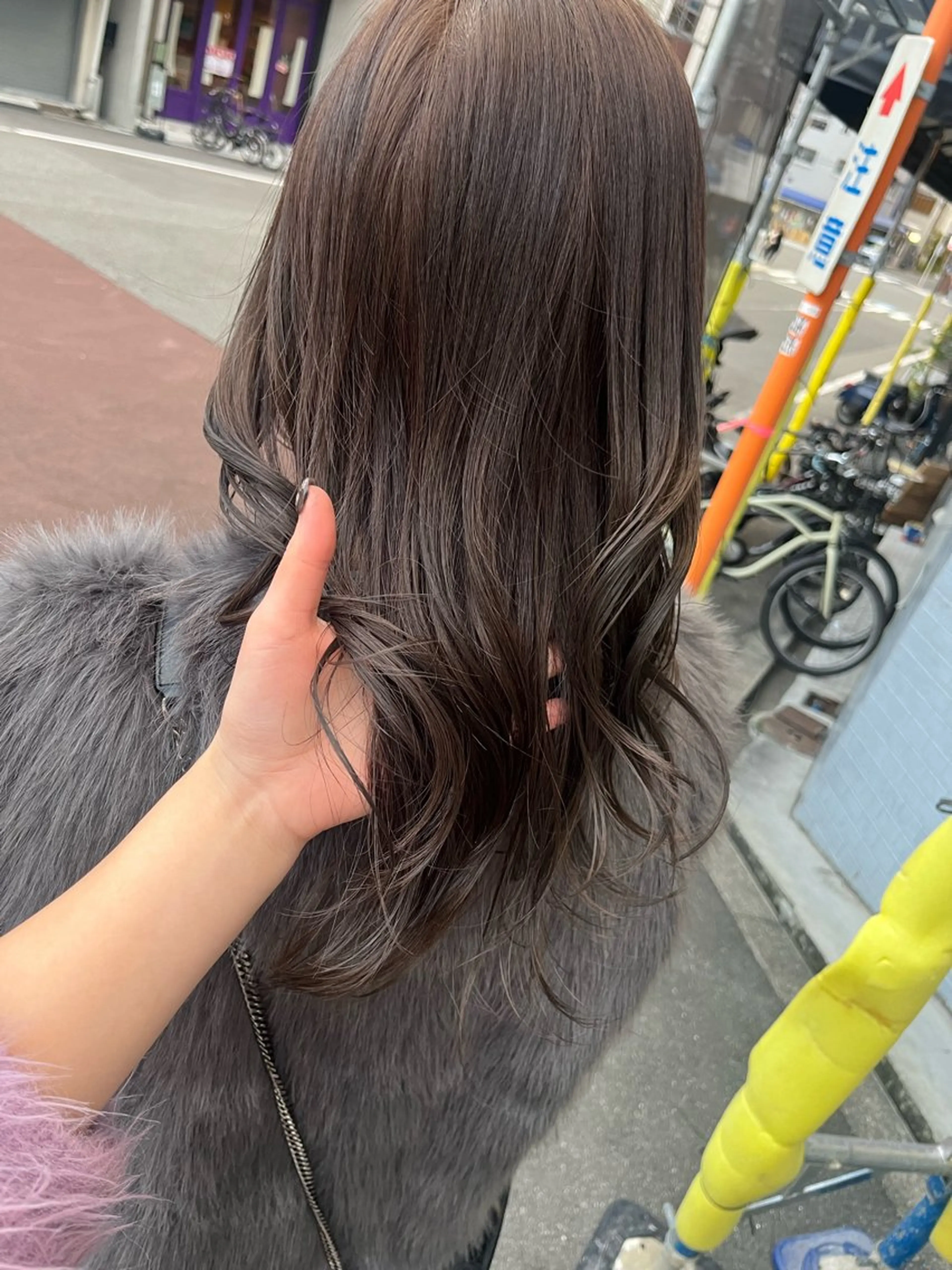 セミロング 高石 未唯のヘアスタイル