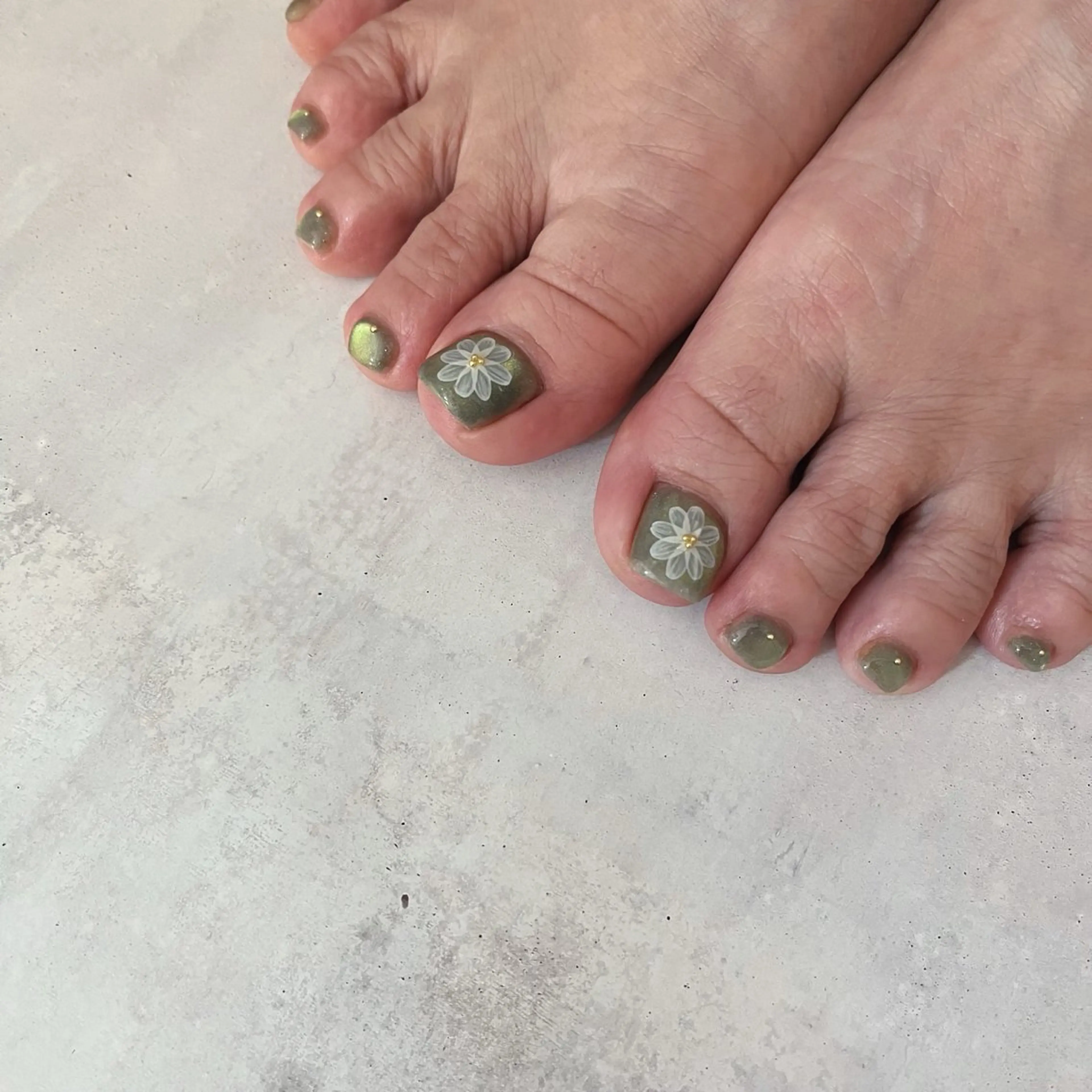 ネイル フラワーネイル グリーン フットネイル K Aのネイルデザイン