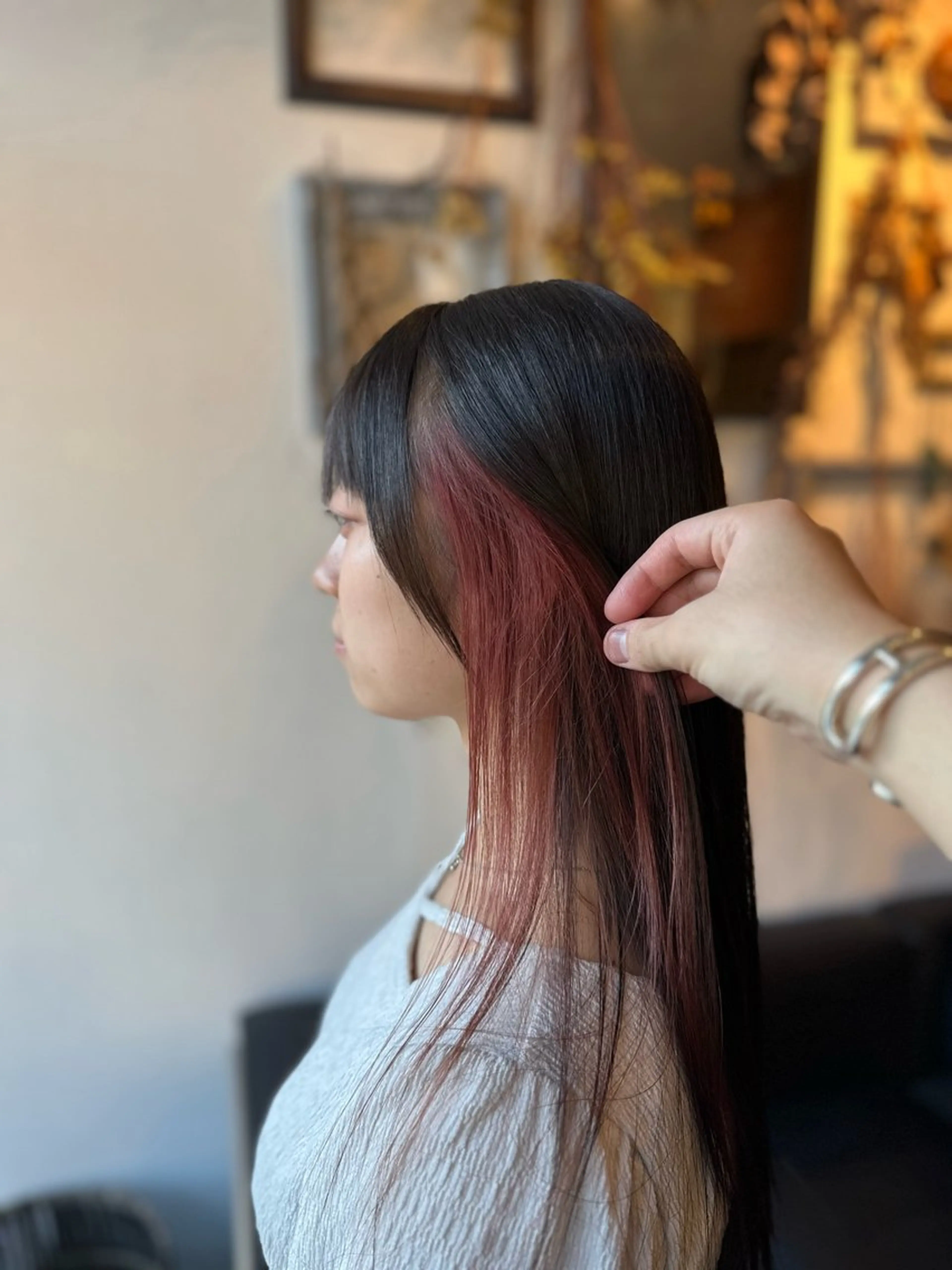 ロング カラー ブリーチ インナーカラー レッドカラー ヘアカラー インナーカラー指名 No.1菊池柊真のヘアスタイル