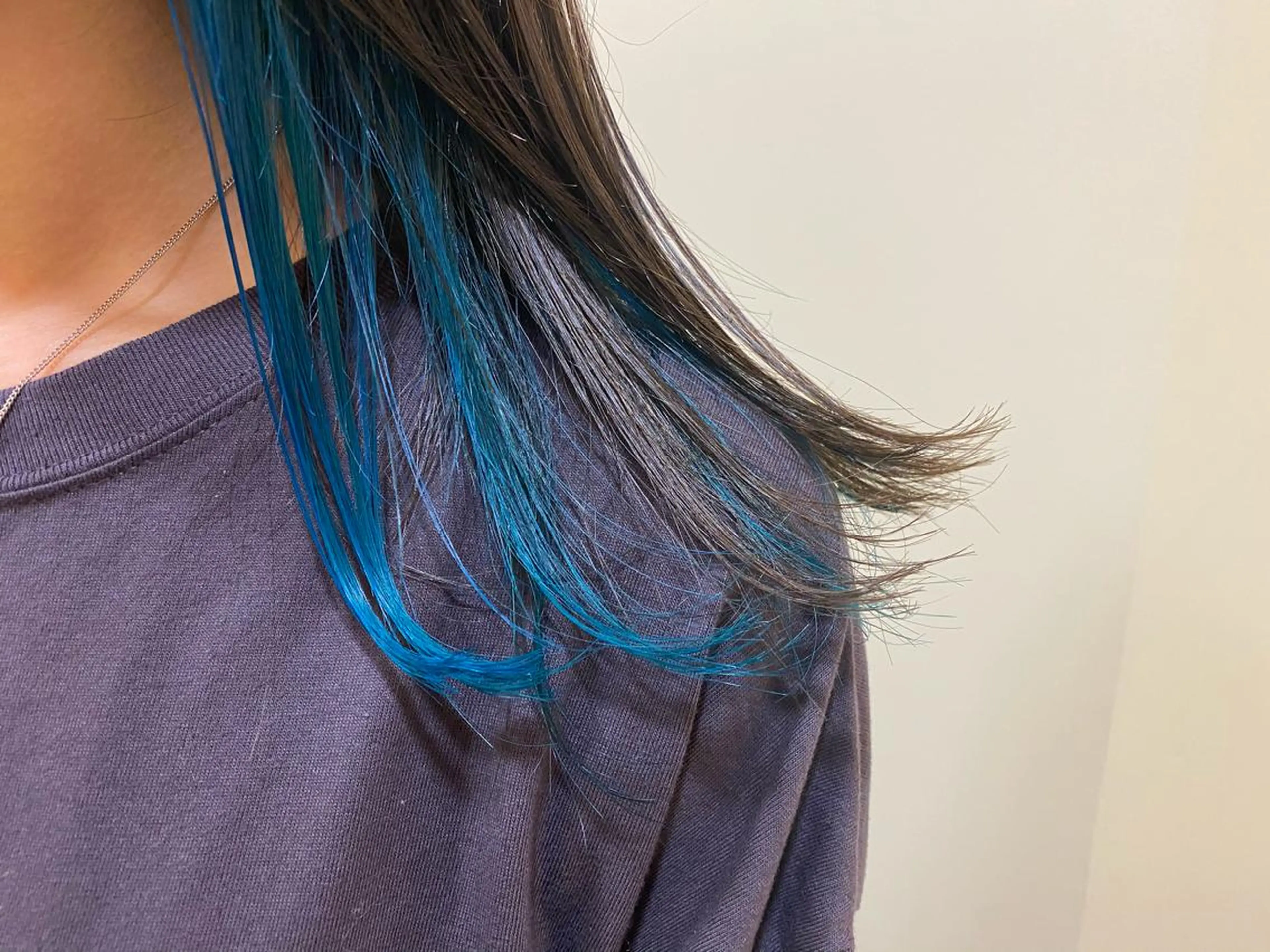 ミディアム カラー ANNA ／艶髪／ハイトーンのヘアスタイル