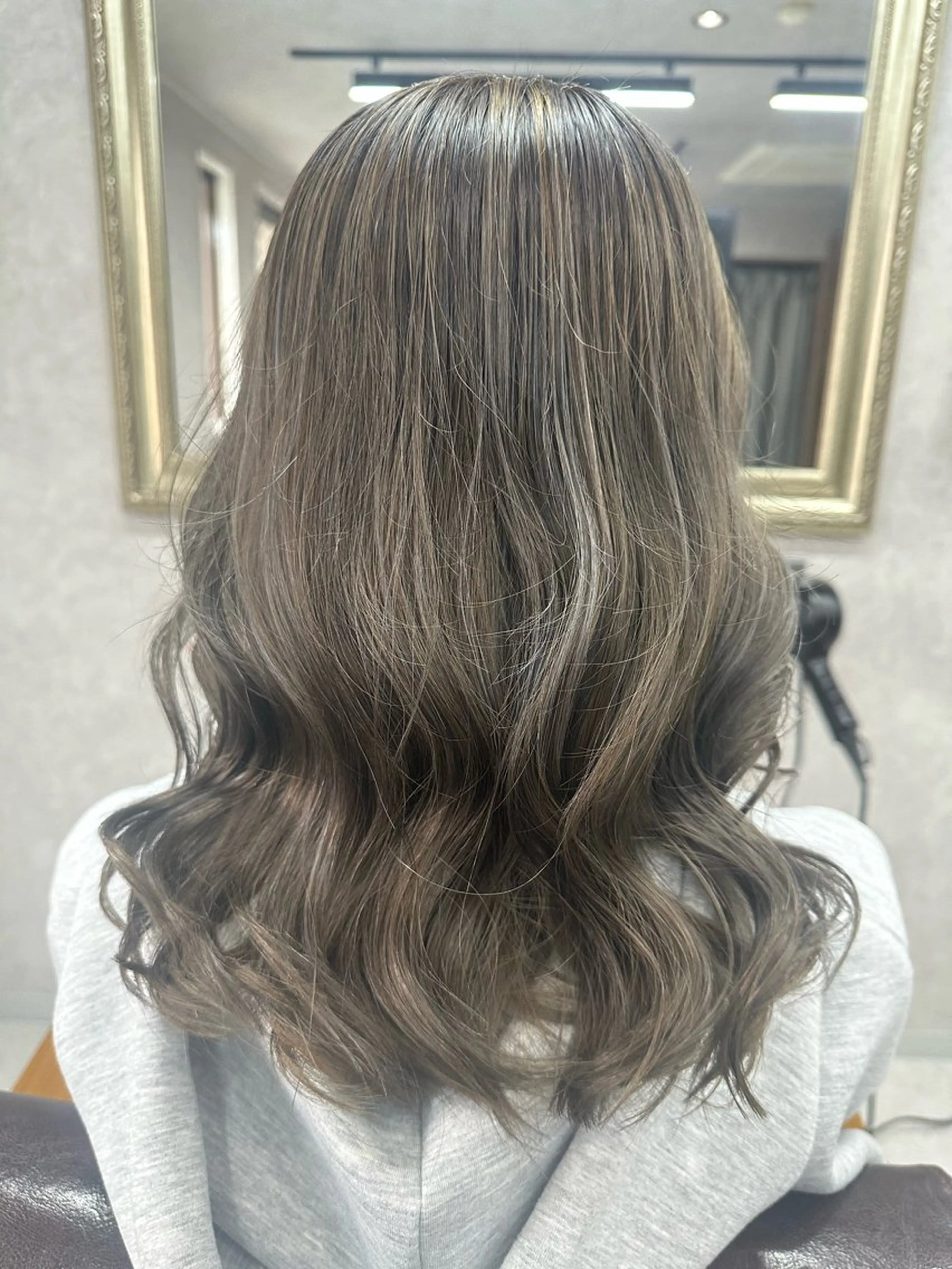 ロング カラー カット ヘアカラー Lien 深井店のヘアスタイル