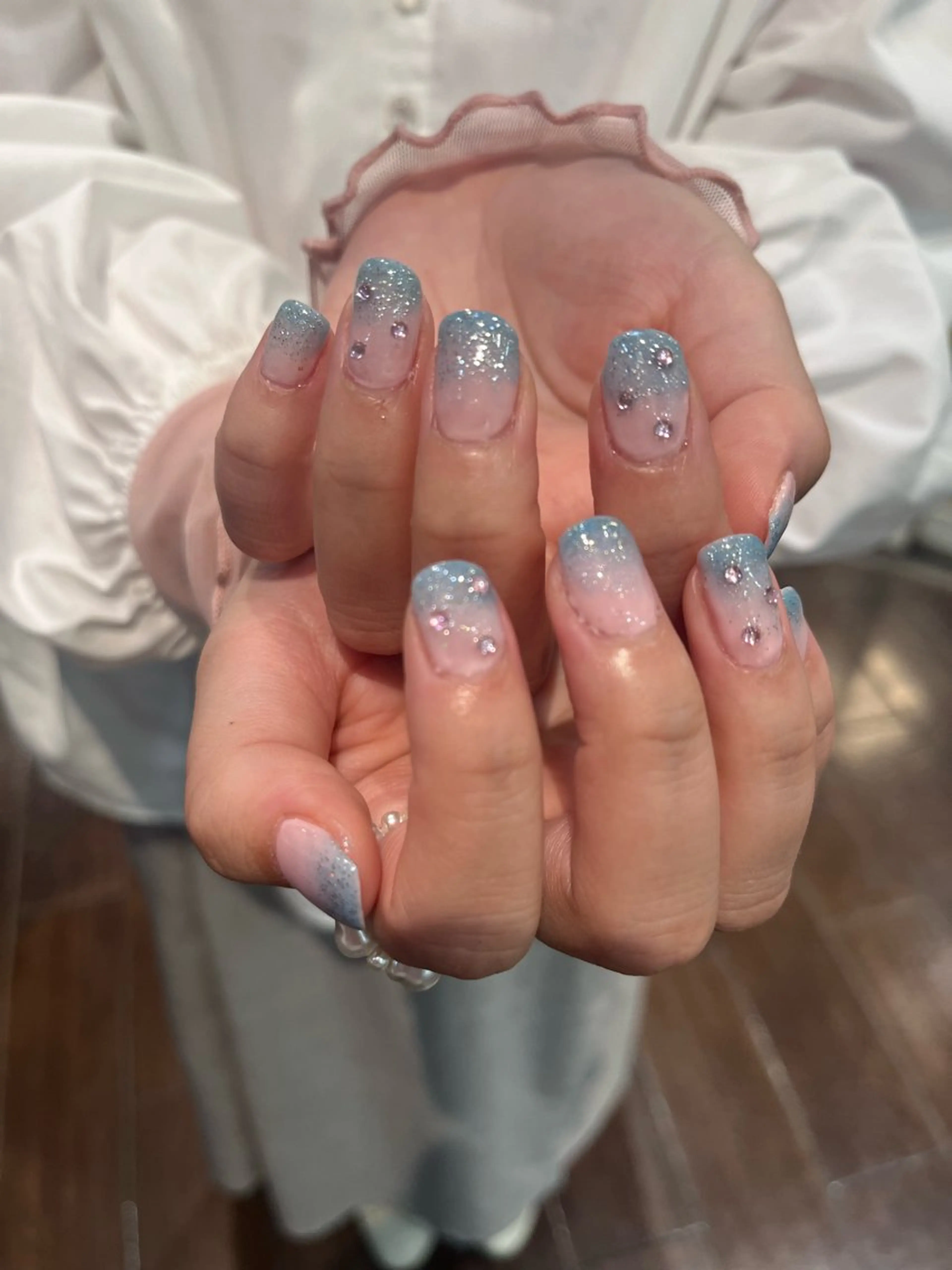 ネイル グラデーション 韓国ネイル ハンドネイル 酸性ストレート 🤍🎀honokaのヘアスタイル