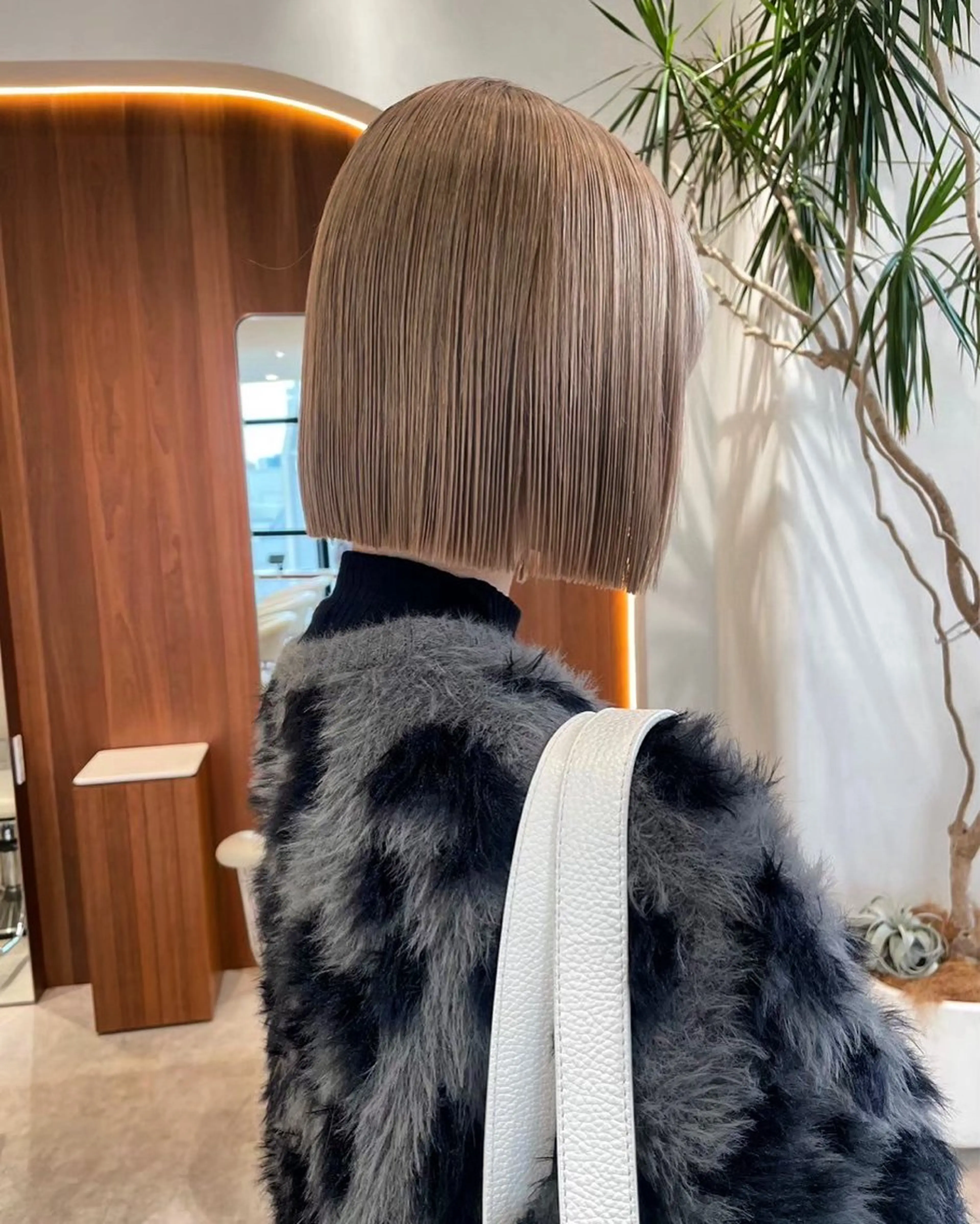 ショート カラー 切りっぱなしボブ ハイトーンカラー ボブ 渋谷/レイヤーボブ・ 韓国ボブ特化/楓のヘアスタイル