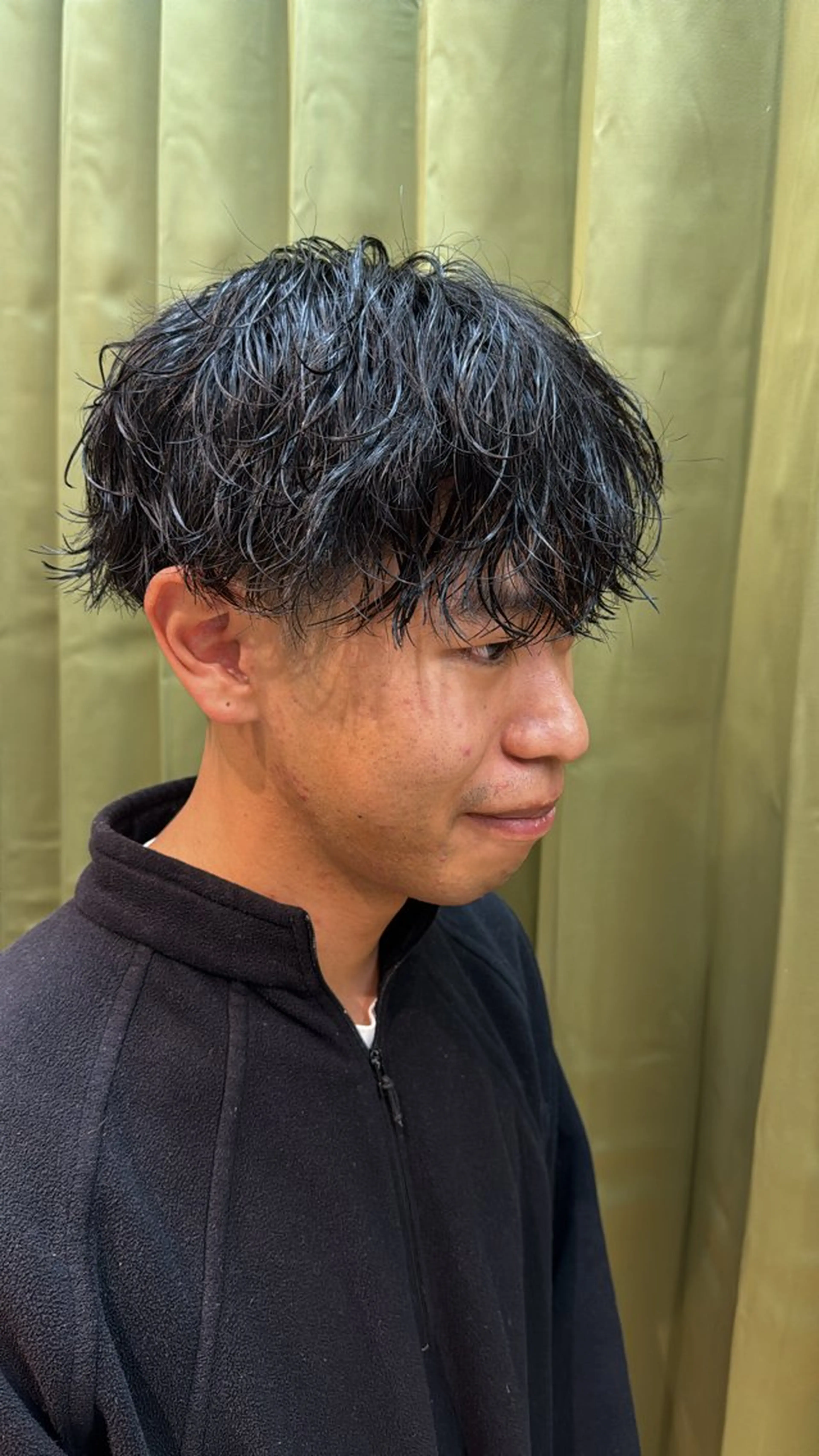 ショート パーマ メンズ メンズパーマ ツイストスパイラルパーマ シースルーバング スパイラルパーマ スキンフェード/パー マ/須田陸斗のヘアスタイル