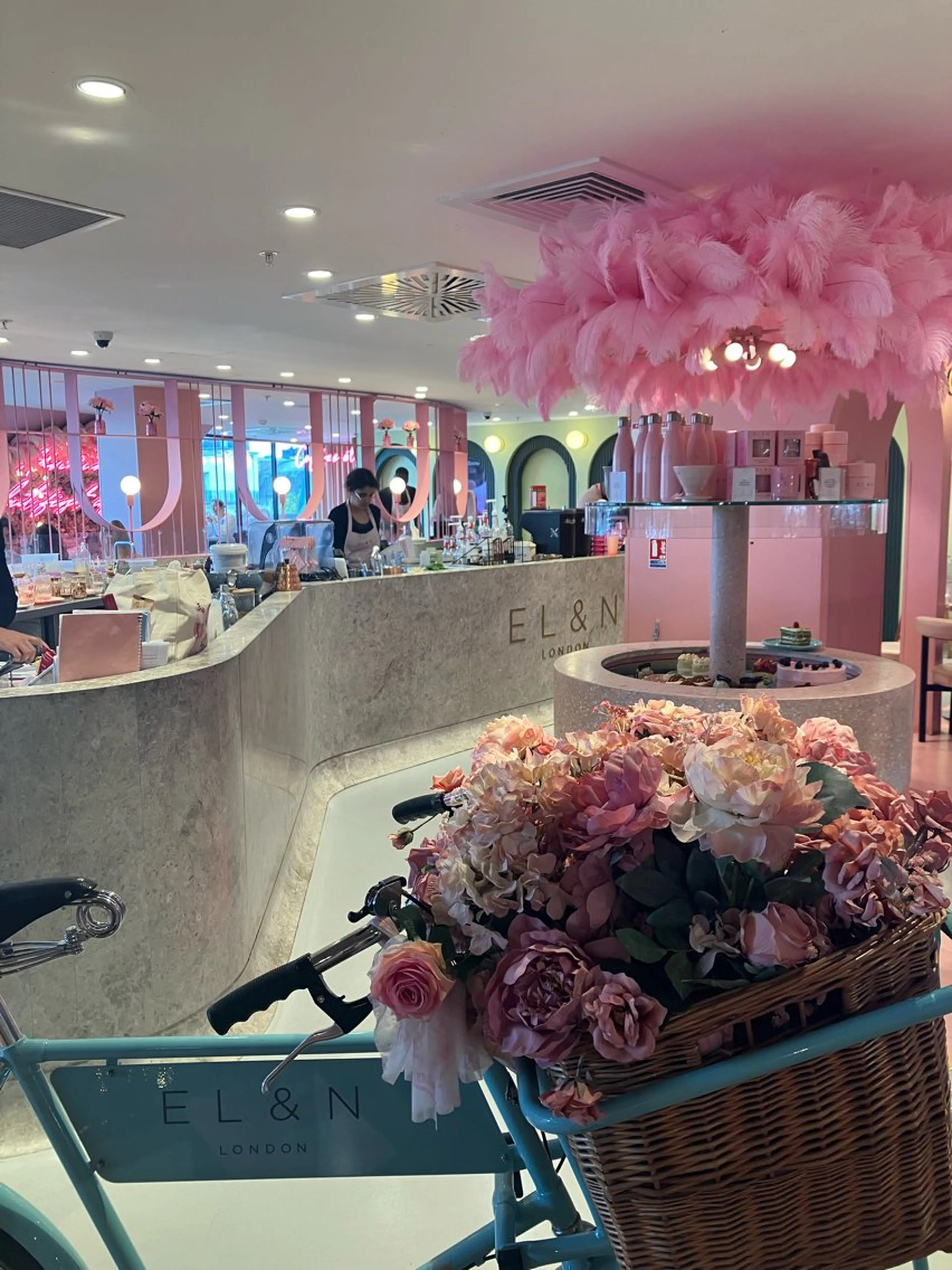 ecarg表参道店 KARIN🌷🫧のマツエク・マツパデザイン