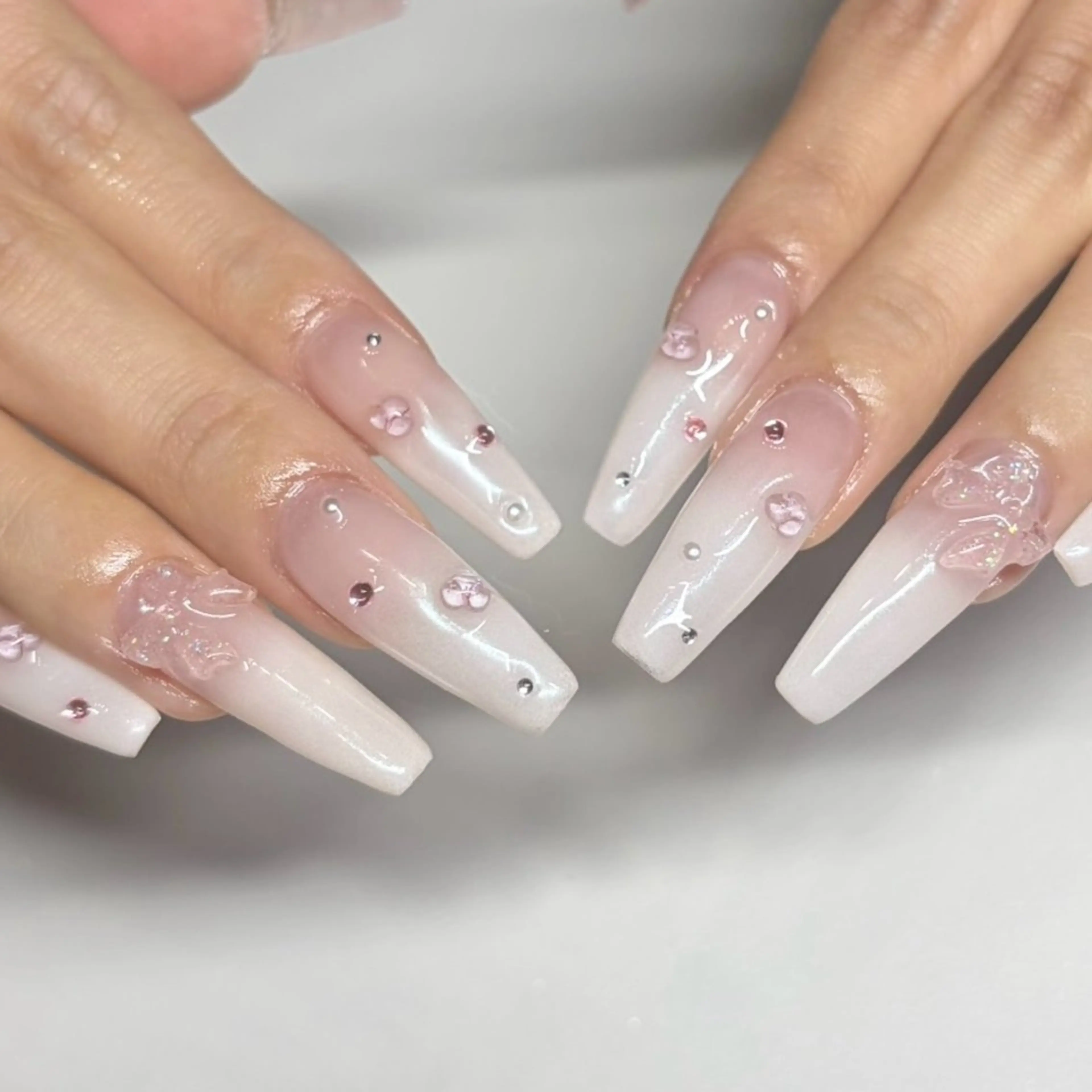 ネイル グラデーション alien girl所属・byul nail ビョルネイルのネイルデザイン