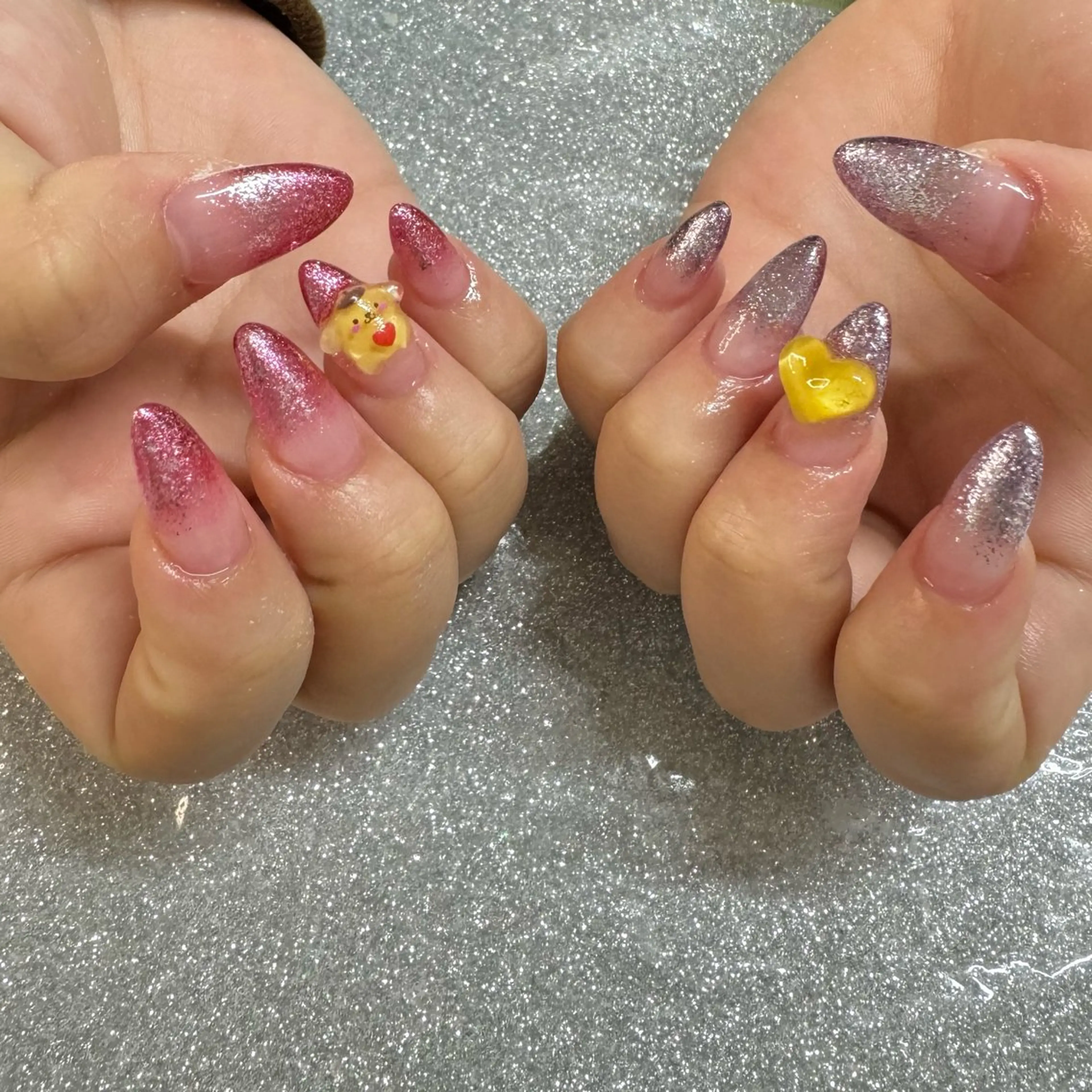 ネイル VIERU 🌈🎀💖のネイルデザイン