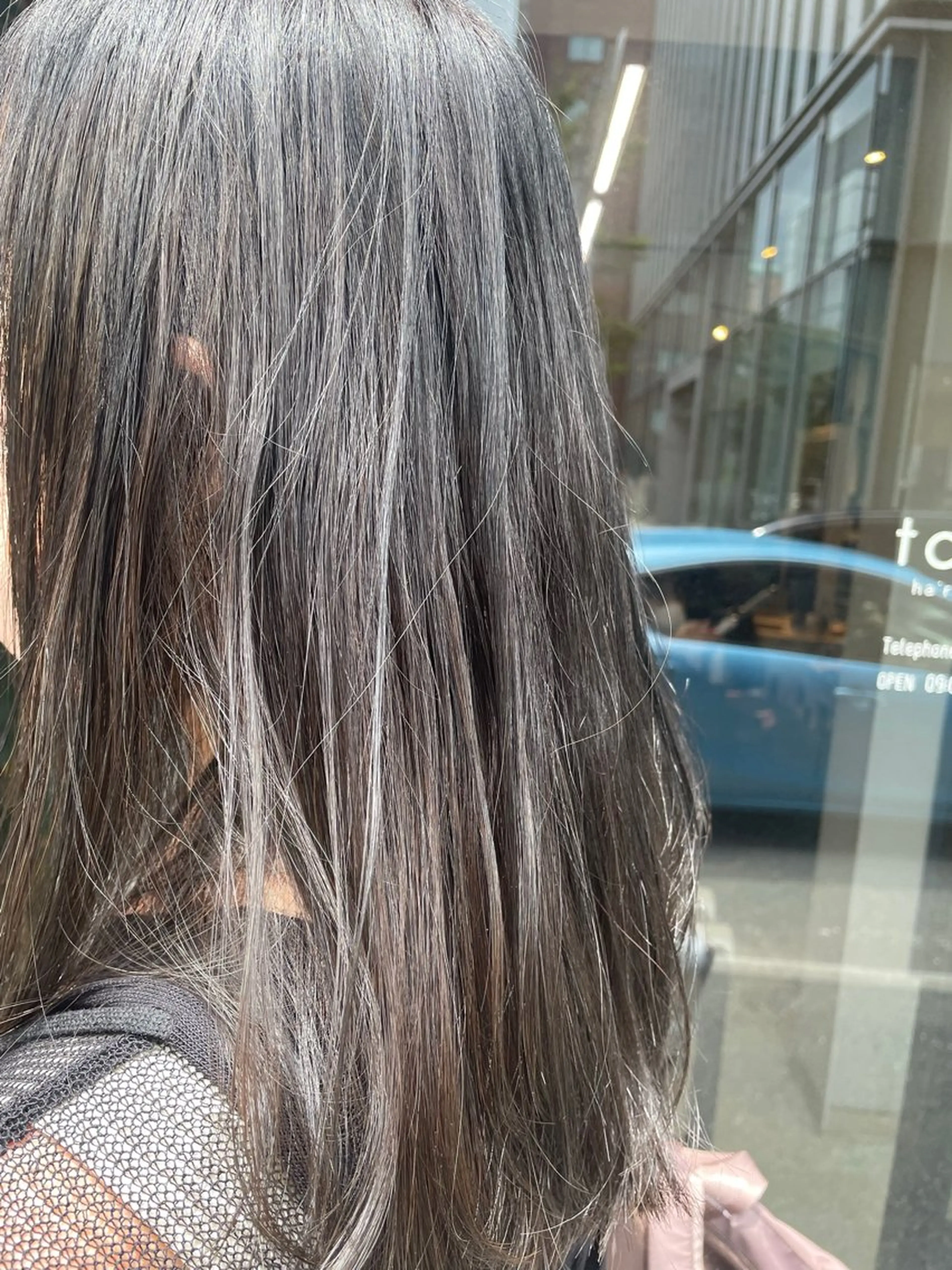 セミロング カラー なかしま まなかのヘアスタイル