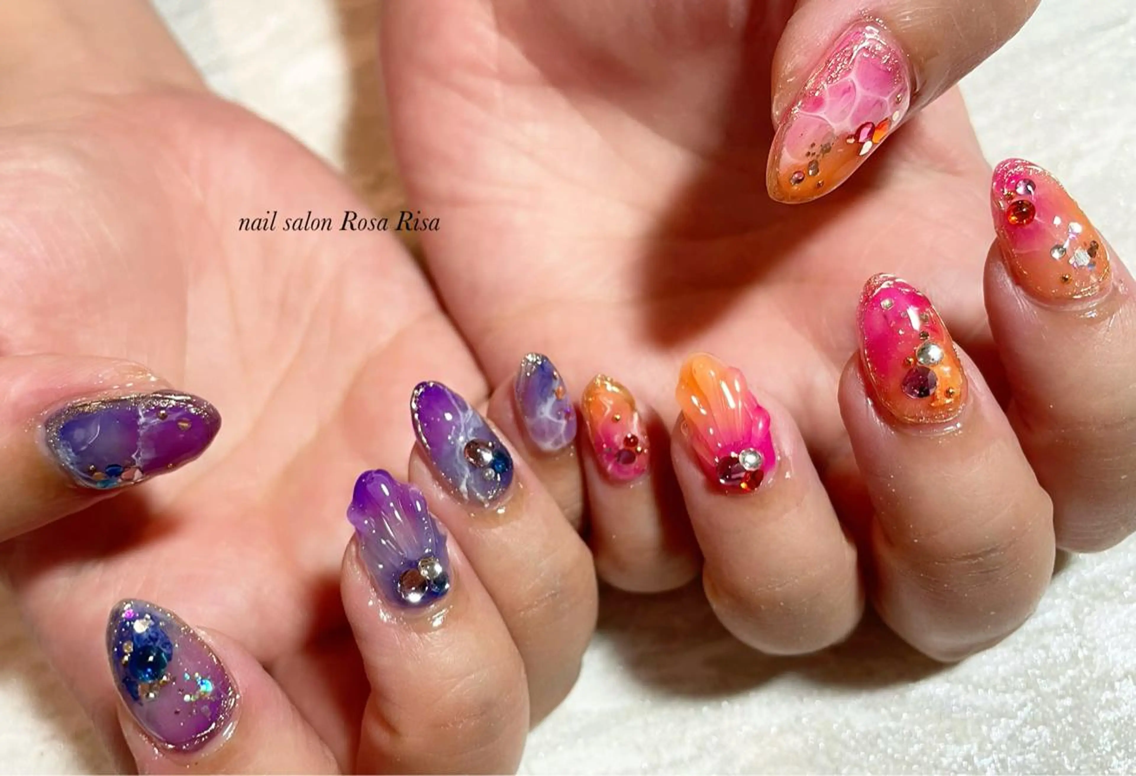 ミディアム ネイル ハンドネイル ネイルスタジオ シェイクユアハンズのネイルデザイン