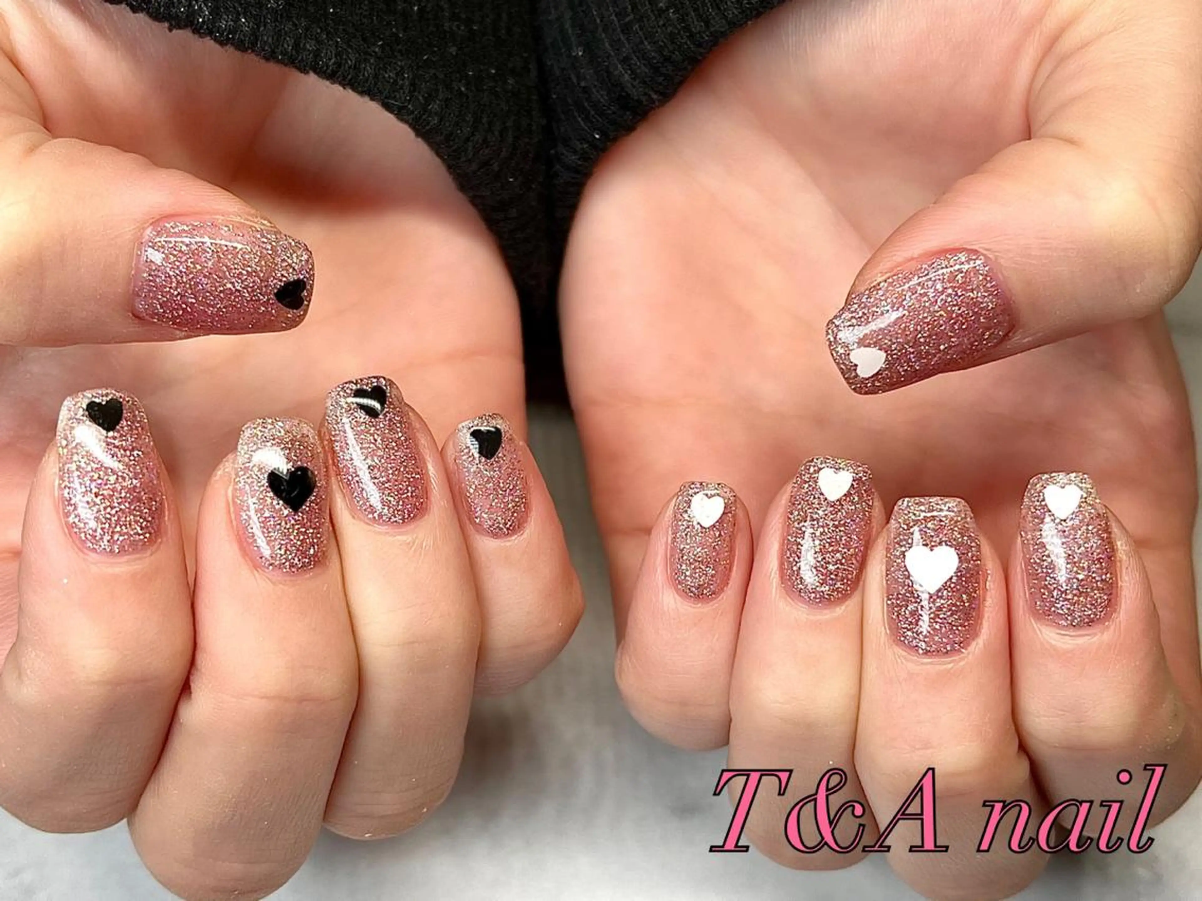 ミディアム ネイル 長さ出し ジェルネイル ハート ニュアンスネイル ピンク ハンドネイル T&A nailのネイルデザイン