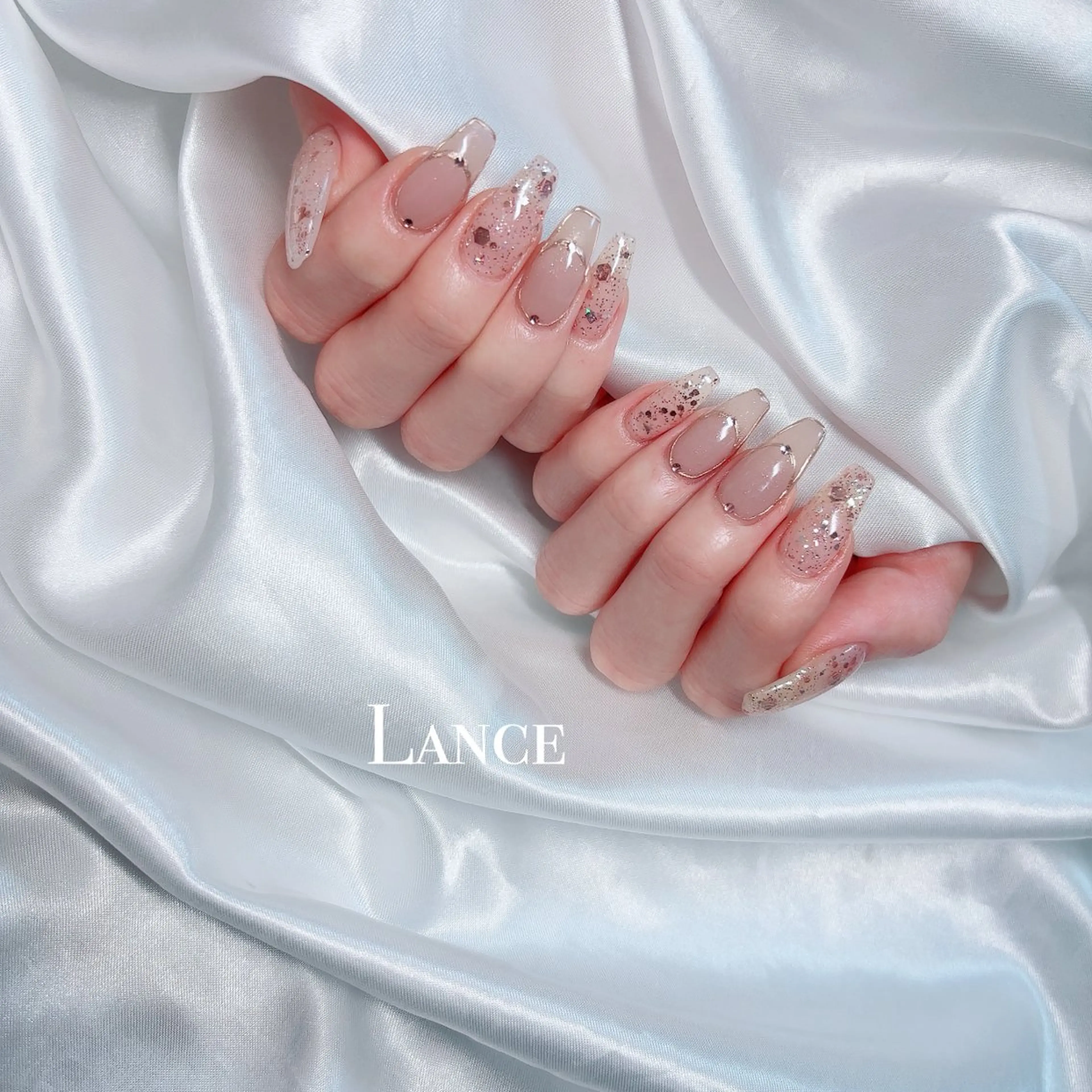 ネイル フレンチネイル キラキラネイル 韓国ネイル 冬ネイル ハンドネイル Lance nailのネイルデザイン