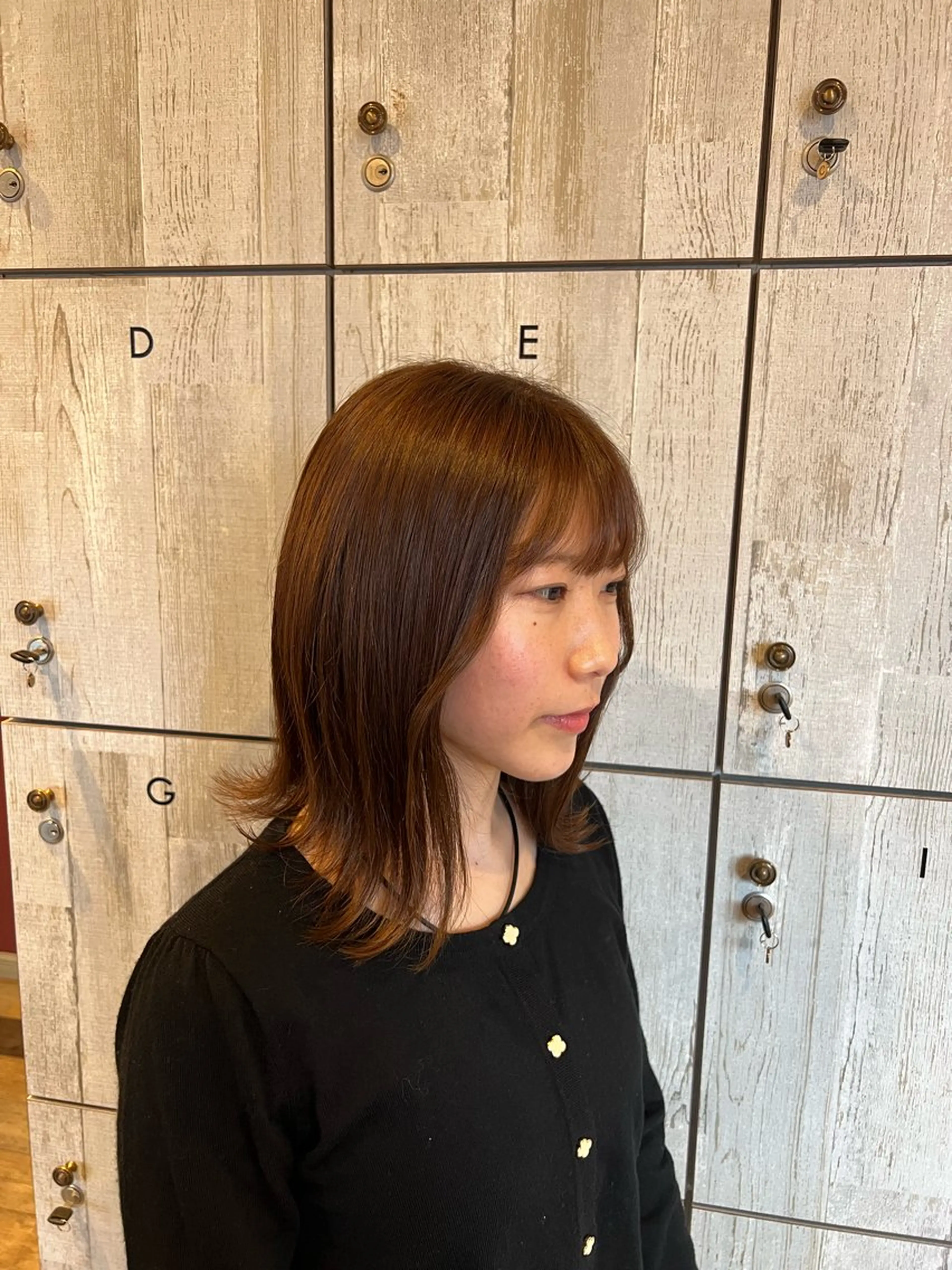 ミディアム カラー カット ヘアカラー トリートメント ☘️折戸結菜☘️ ハイトーンカラーのヘアスタイル