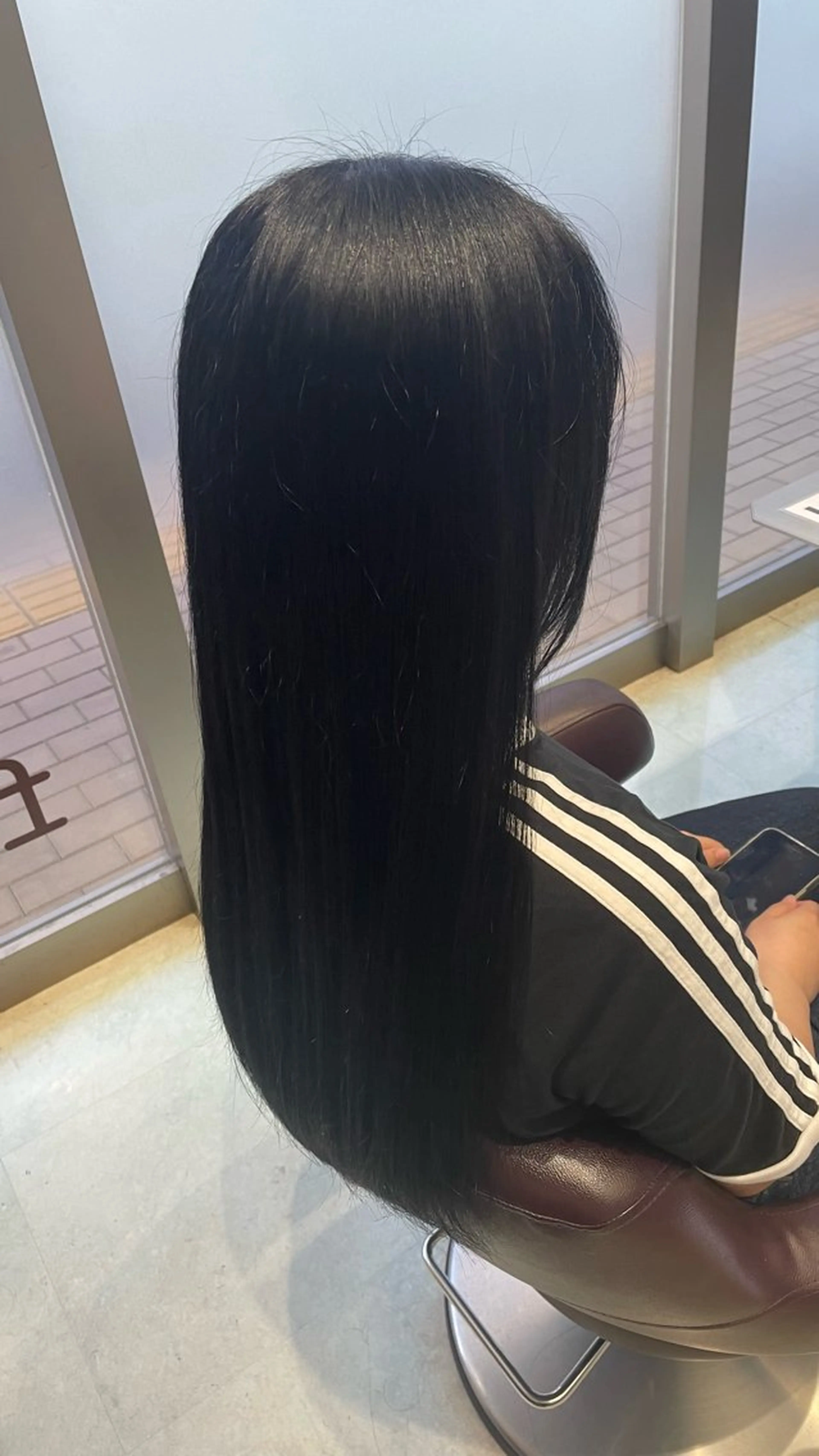 ロング カラー 黒髪 ブルーカラー ブルーブラック 石川 果憐のヘアスタイル