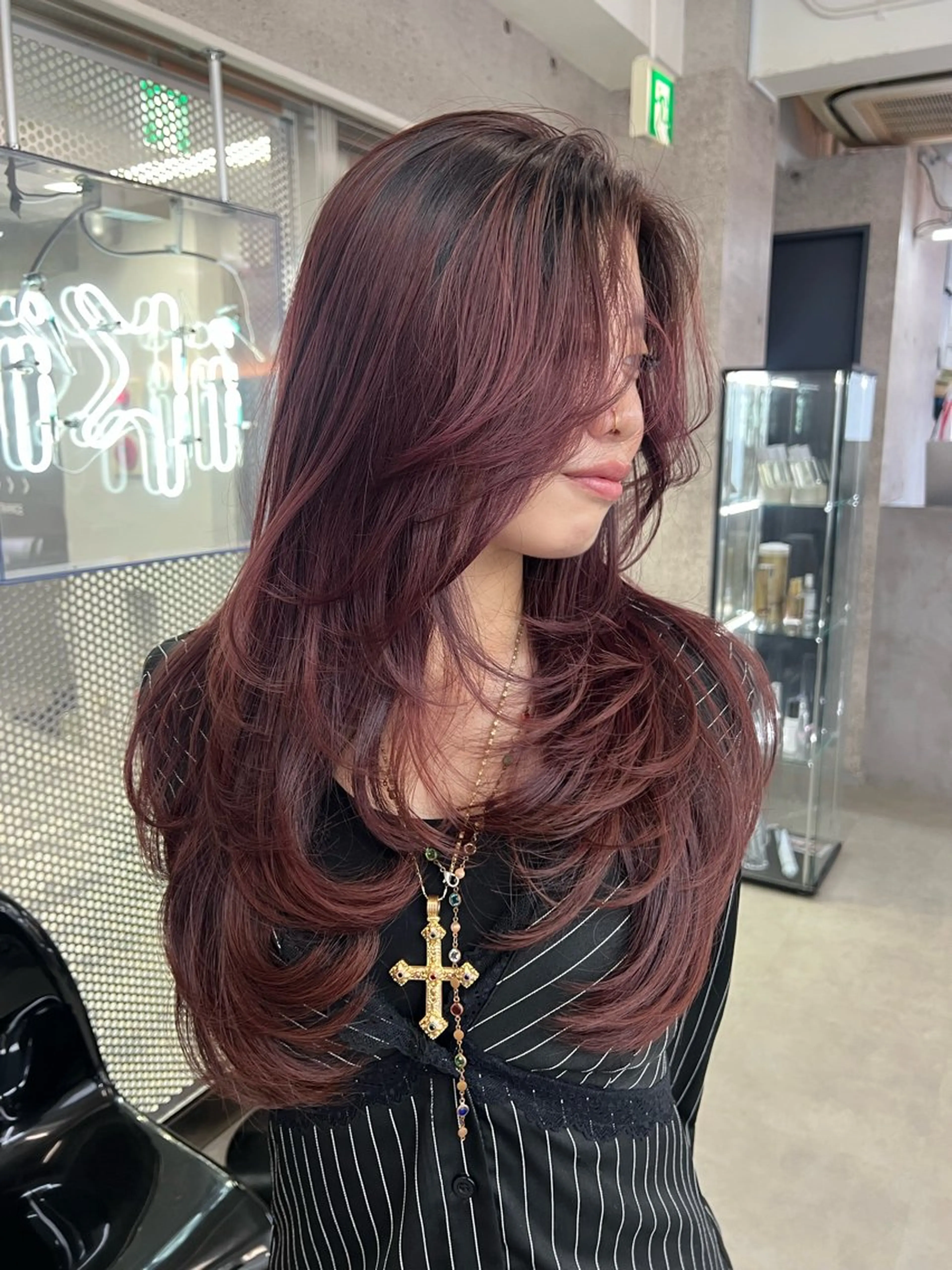 ロング レイヤーカット カット アンナ🦋海外ヘア バレイヤージュのヘアスタイル