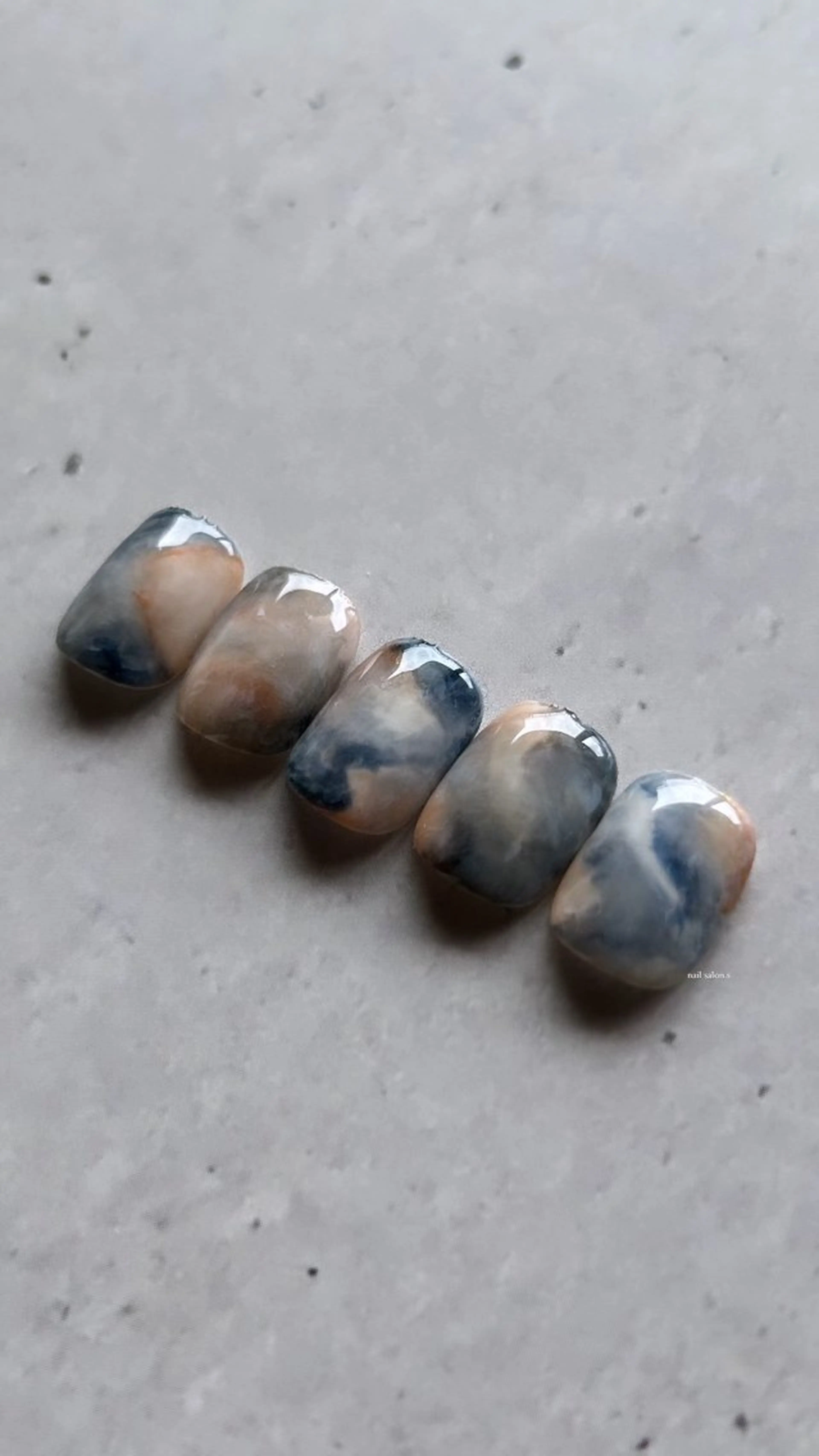 ネイル 関山 志乃のネイルデザイン