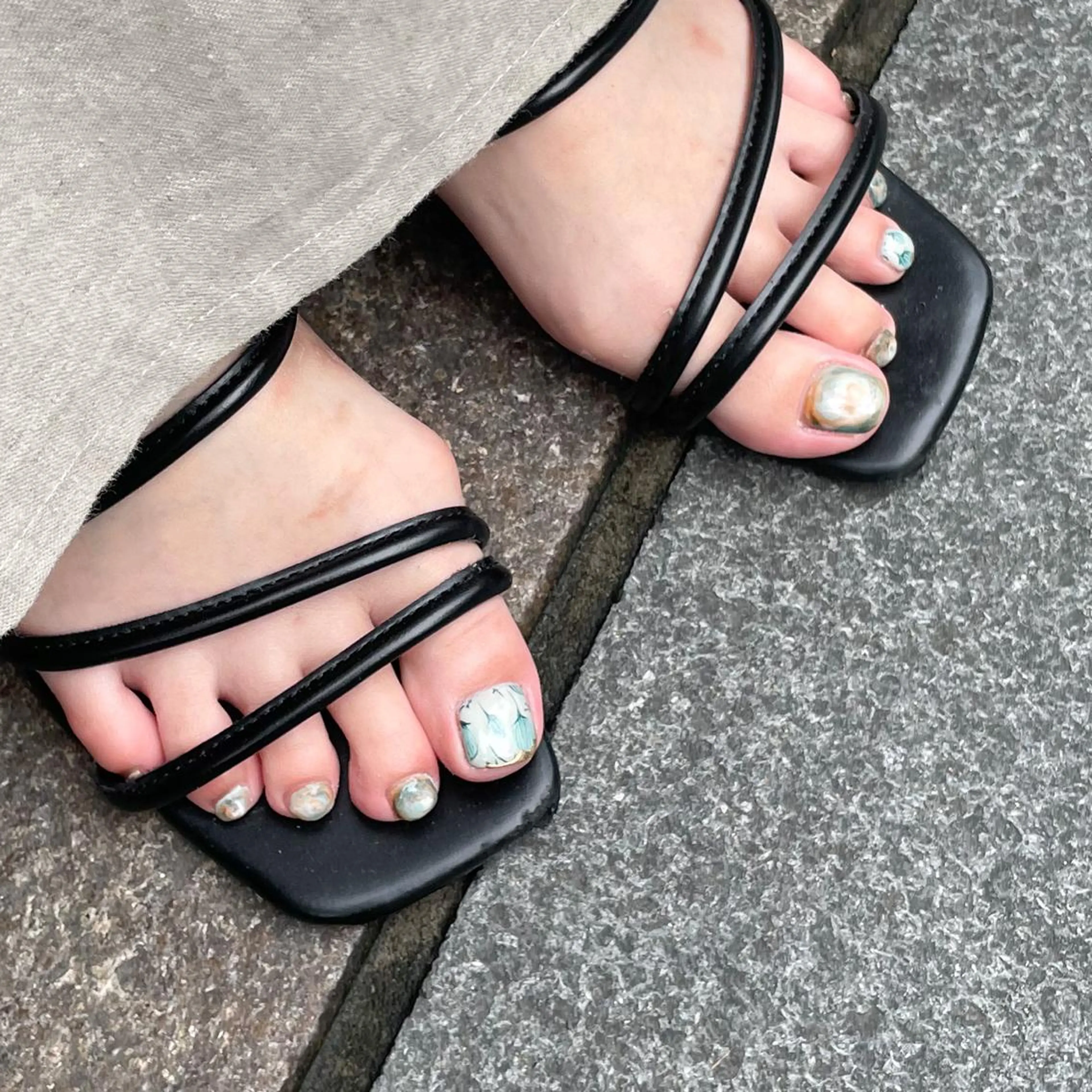 ネイル フットネイル atelier　FIORITURA所属・FIORITURA aiのネイルデザイン