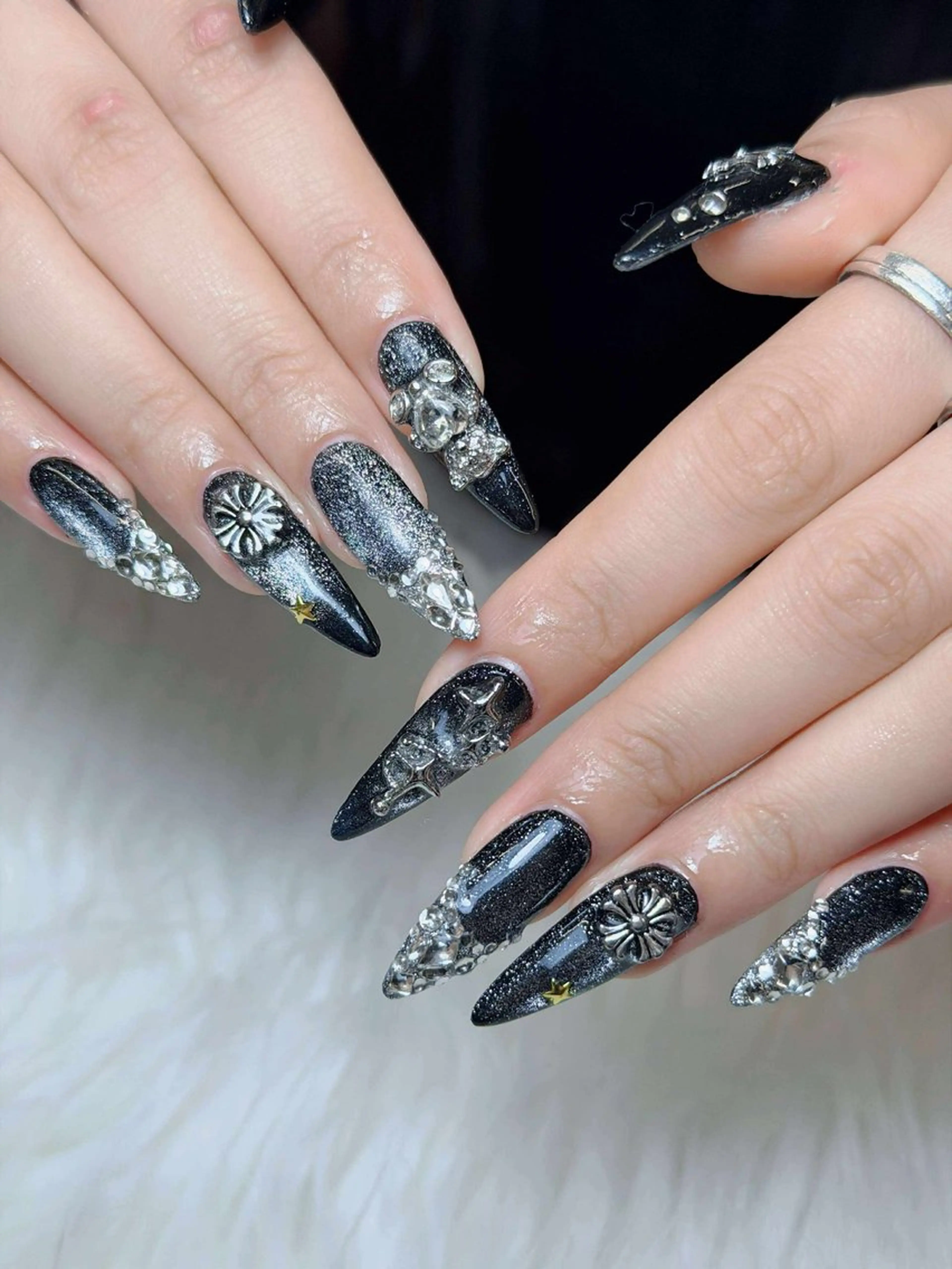 ネイル オーロラネイル チークネイル フットネイル フレンチネイル ハロウィン ハンドネイル Lumi Nail 新大久保3‘のネイルデザイン