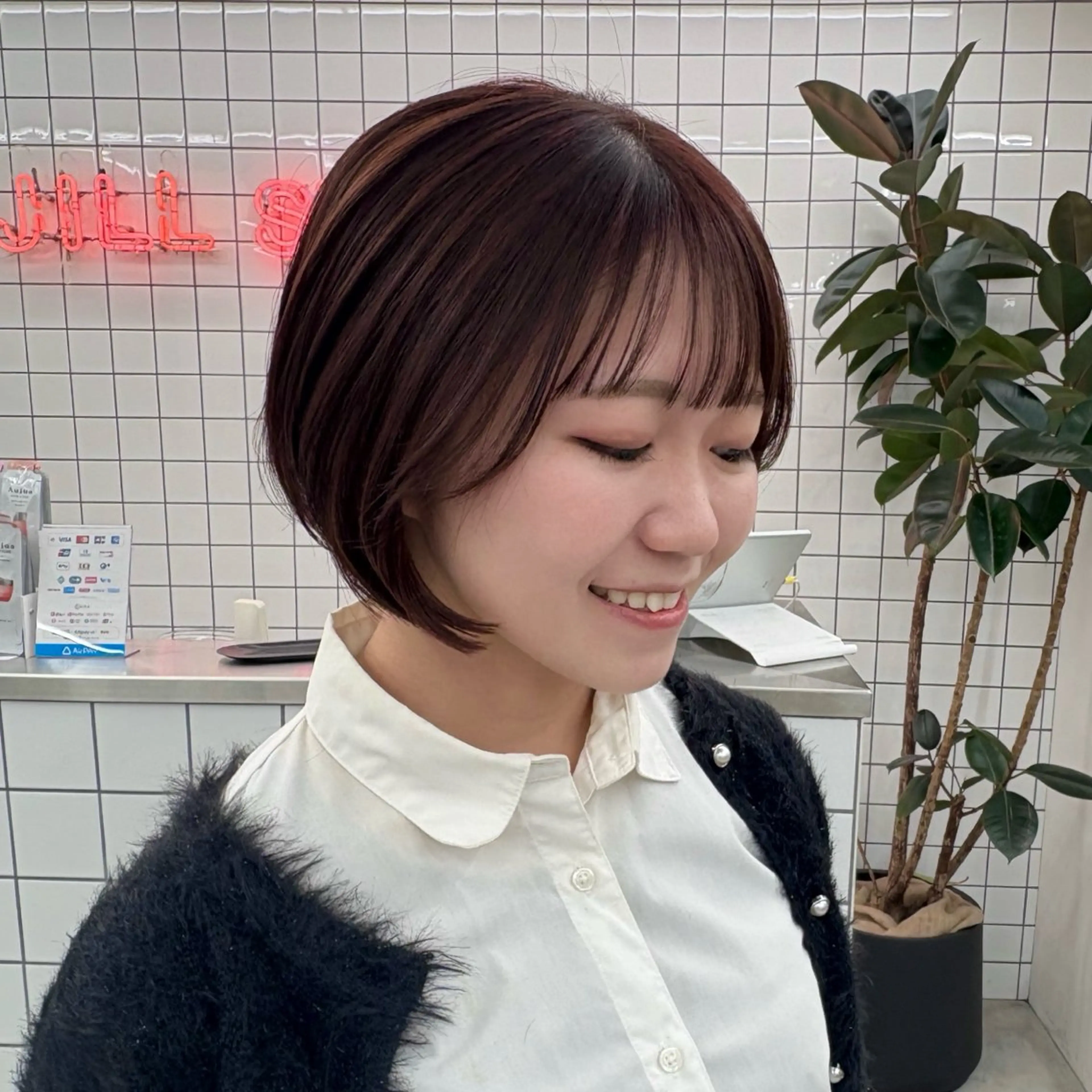 ショート カラー 矢場町栄/ブリーチ /明るい接客のヘアスタイル