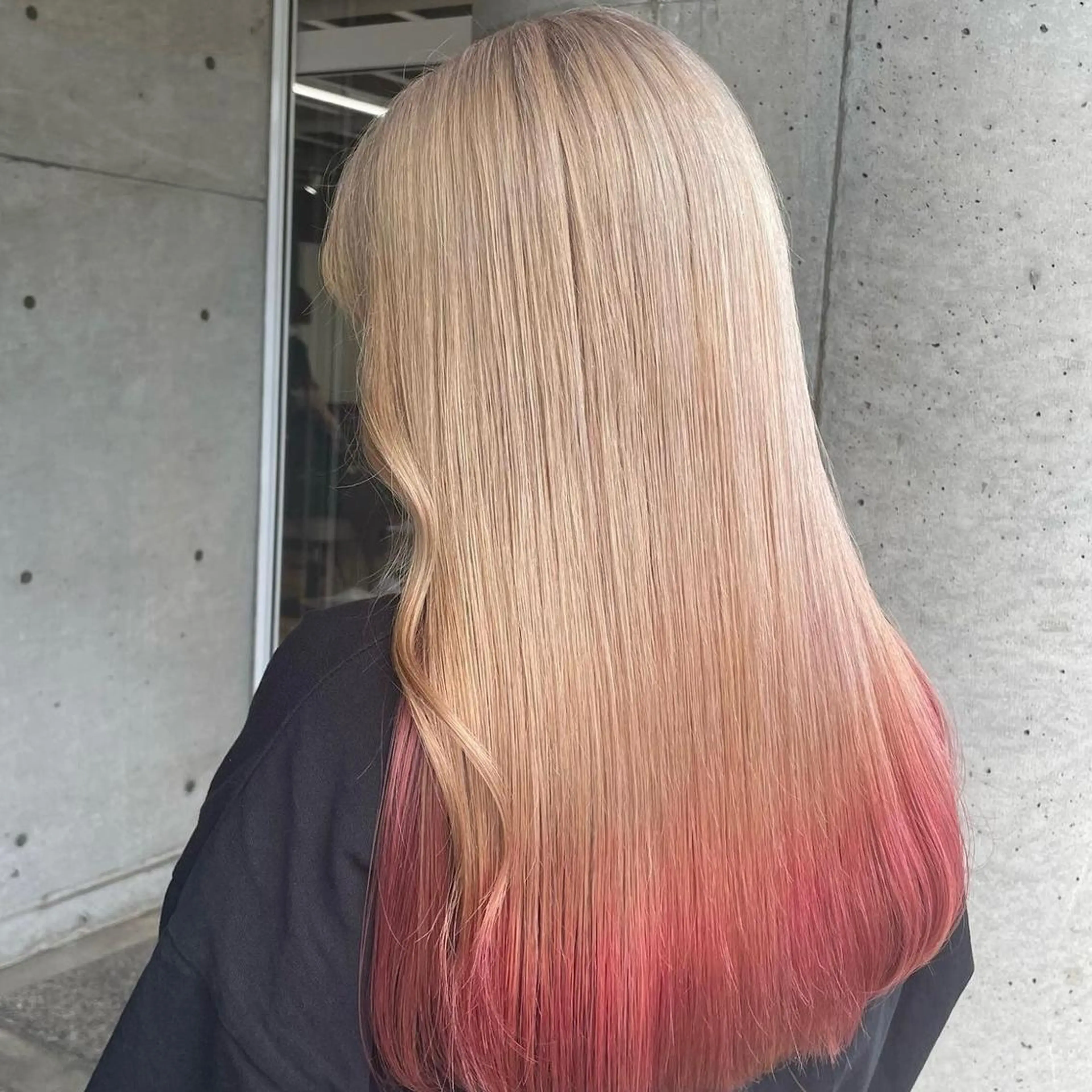 ロング カラー ブリーチ デザインカラー 横山 千夏のヘアスタイル