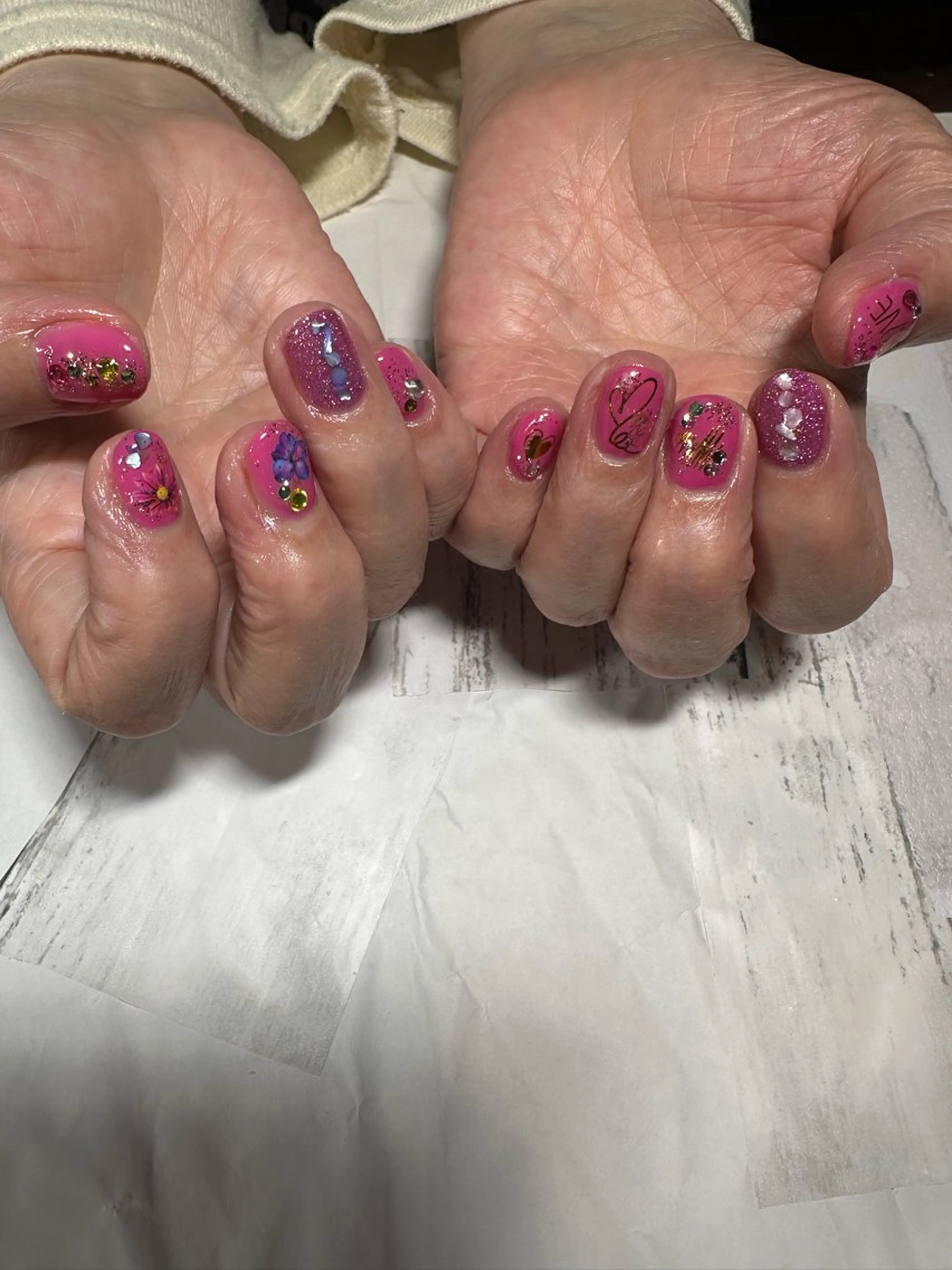 ネイル e.nail所属・🍎吉田 恵里🍎のネイルデザイン