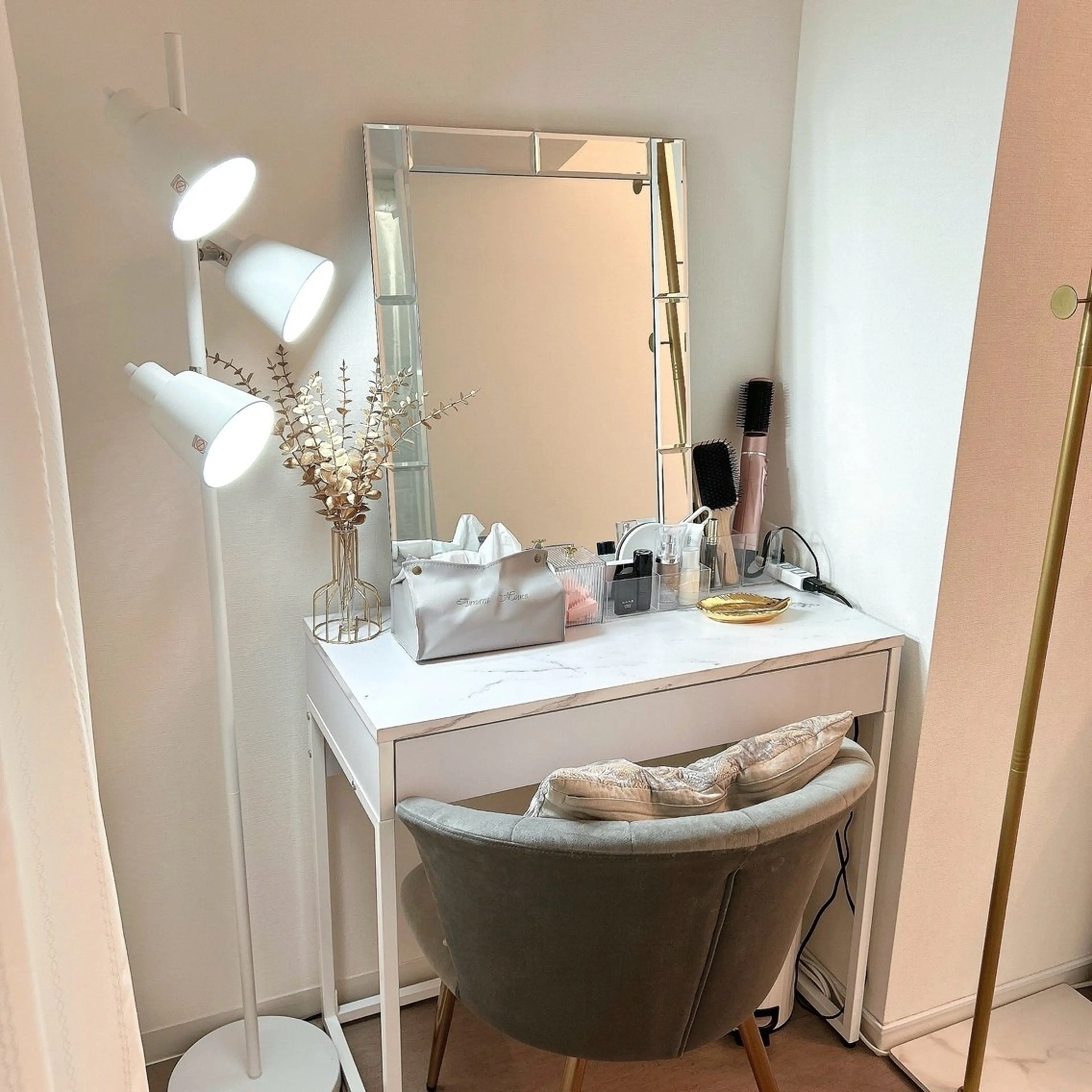 アイブロウ 目元ケア専門エステサロン　Lumiere〜ルミエール〜所属・mana tojoのエステ・リラクイメージ