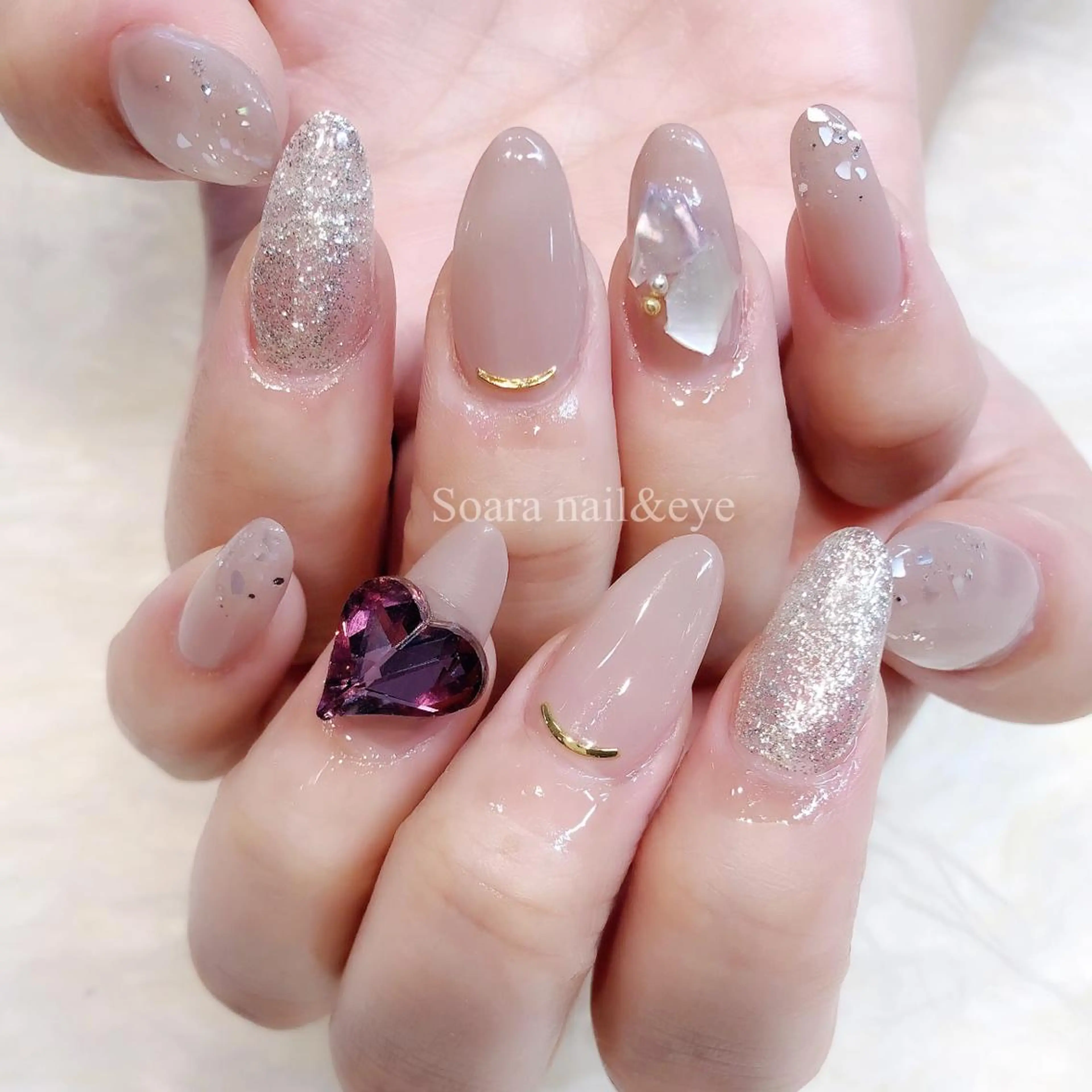 ネイル ストーンネイル ハンドネイル Salon Cleve所属・T. maoのネイルデザイン