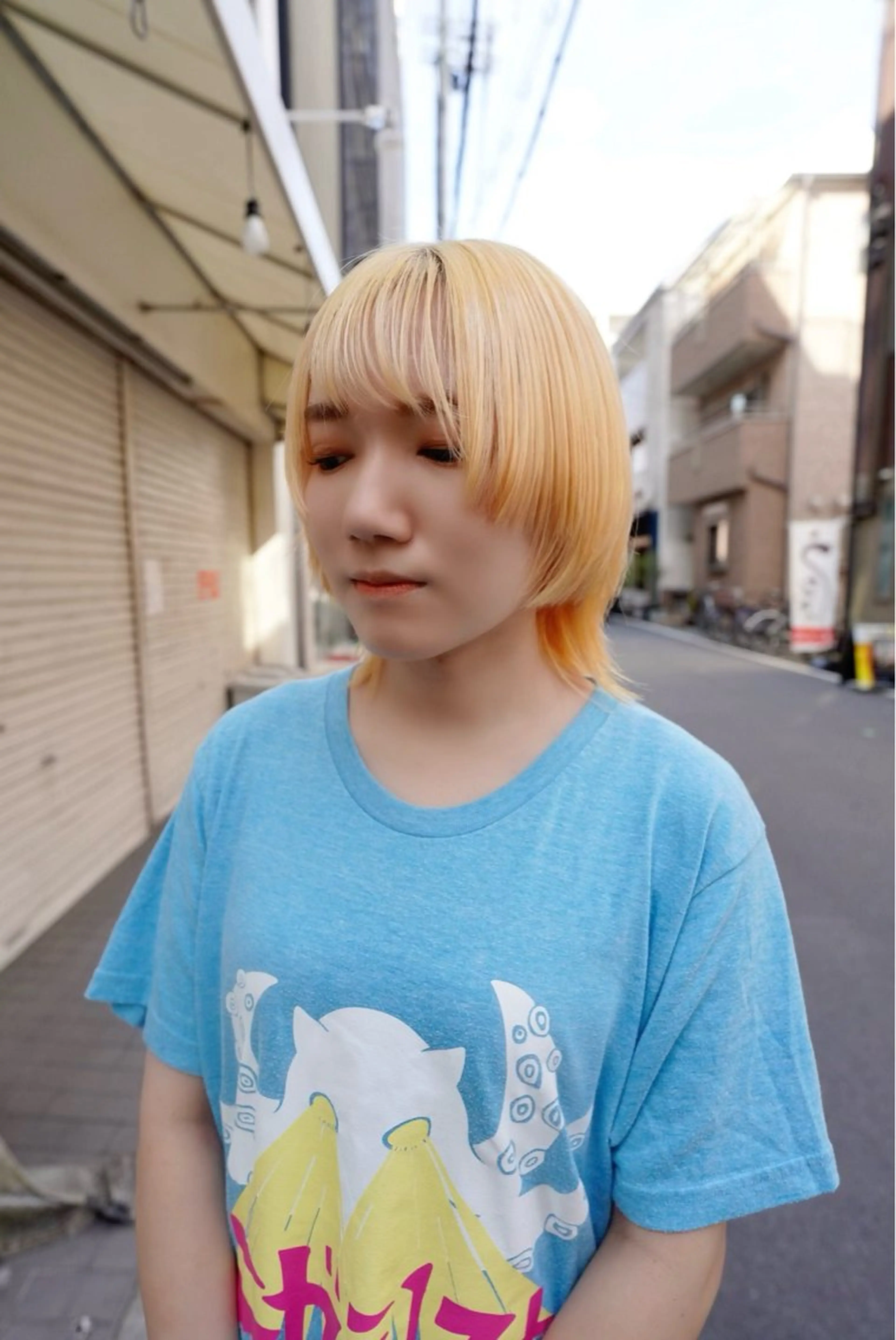 ミディアム カラー 抜きっぱなしブロンド ブロンド ウルフカット 田代 佳穂のヘアスタイル