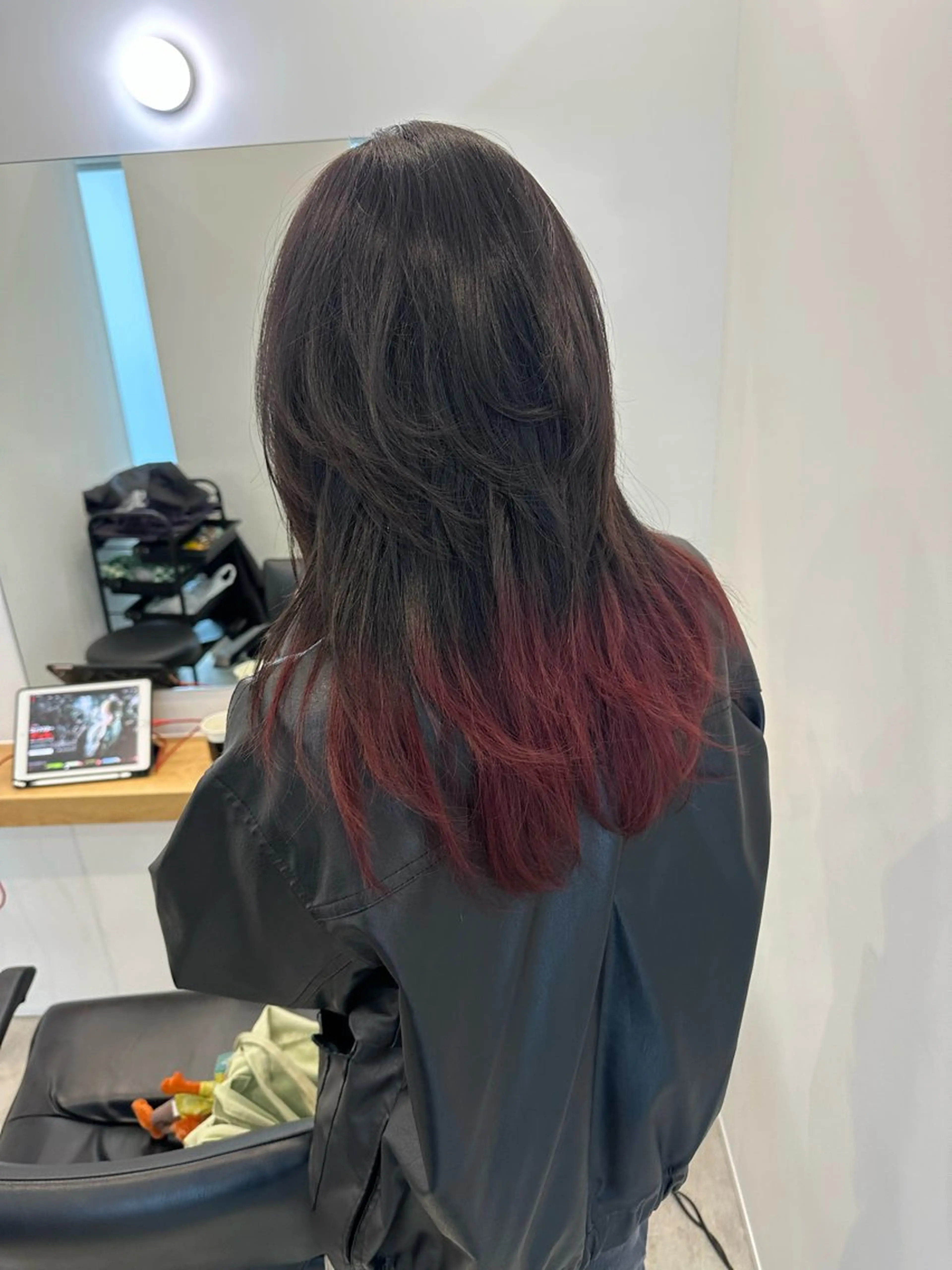 【❄️冬季限定クーポン❄️】カット+デザインカラー(インナー、イヤリング、フレーミングetc/ケアブリーチ使用)🎄の写真