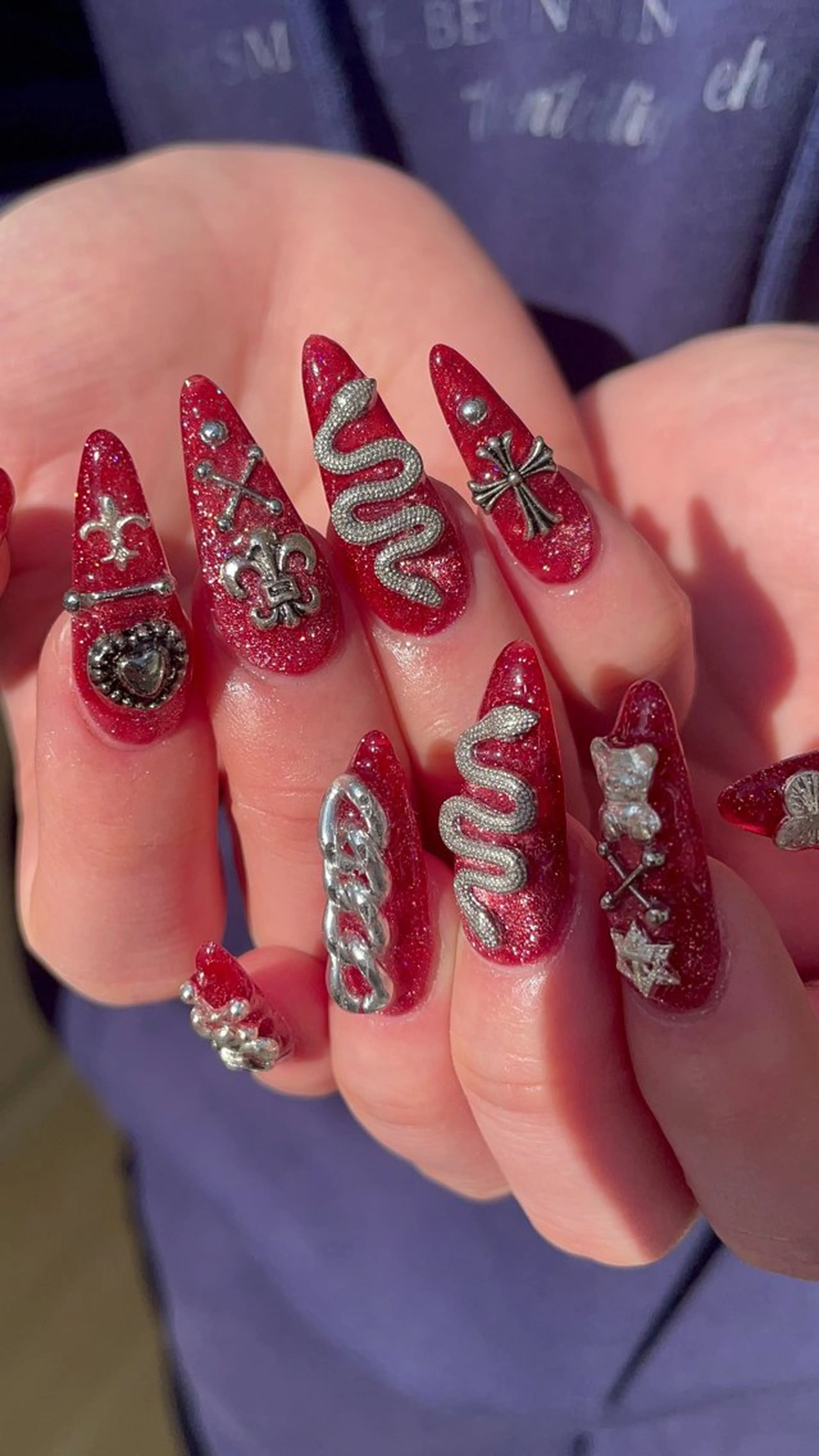 【新規ジェルオフあり、自店オフ】スカルプ デザインコース(ストーン、料金内パーツ使い放題)の写真