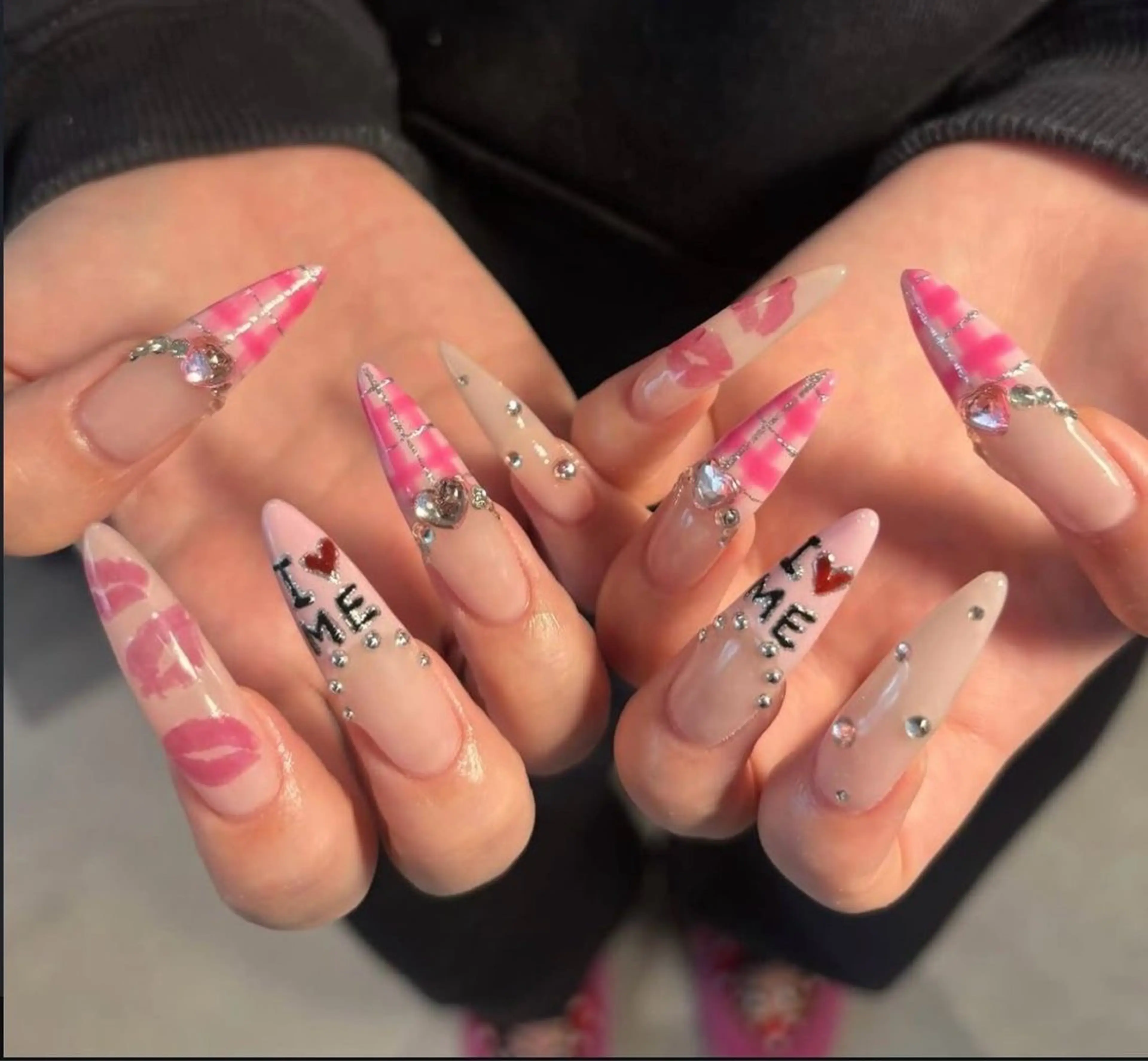 ネイル アートネイル 長さ出し ジェルネイル 韓国ネイル マグネットネイル ハンドネイル Cloudy Chan Nailのネイルデザイン