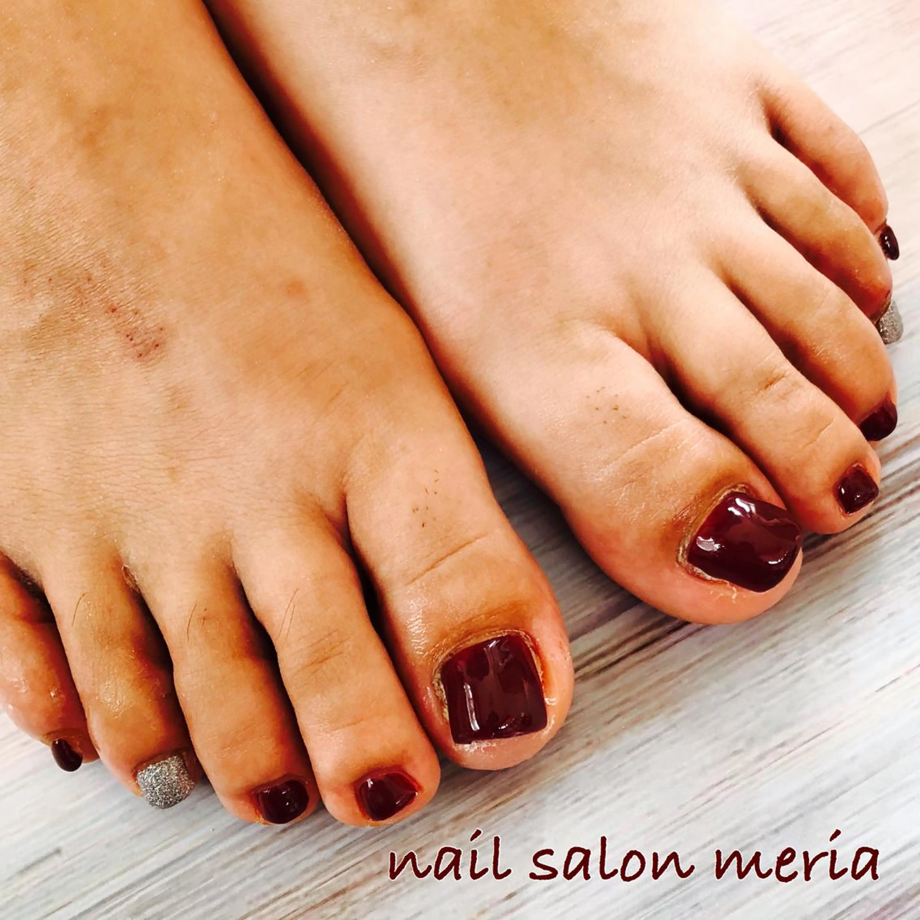ネイル フットネイル シルバー プライベートビューティーサロンメリア所属・ビューティーサロン meriaのネイルデザイン