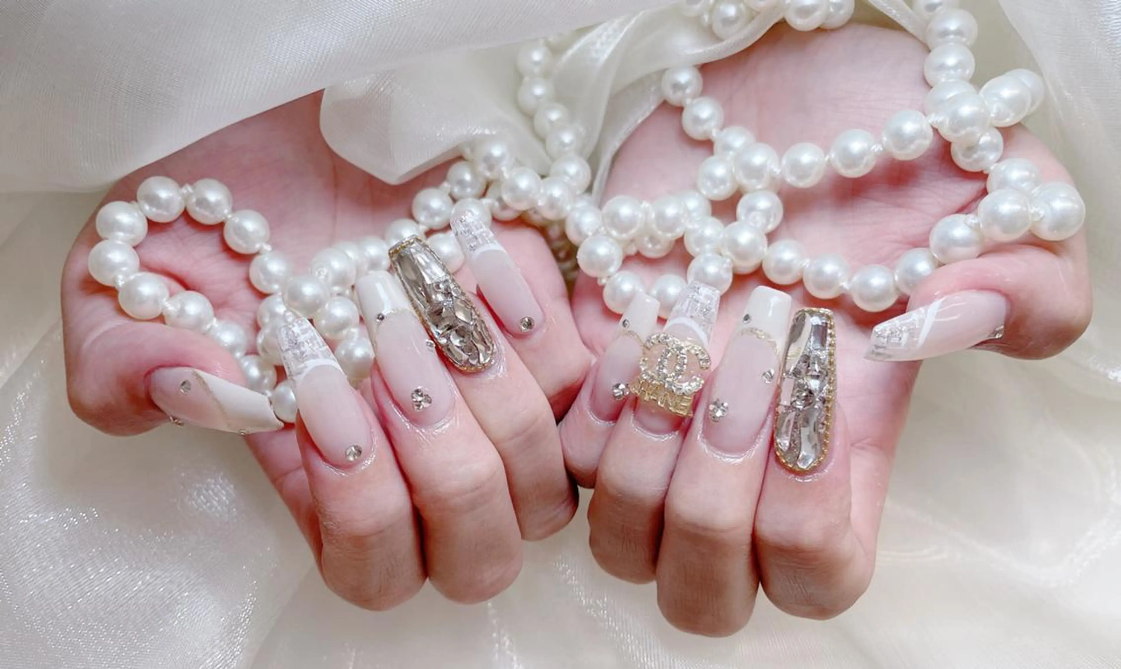 ネイル U nail 🩷 高田馬場店のネイルデザイン