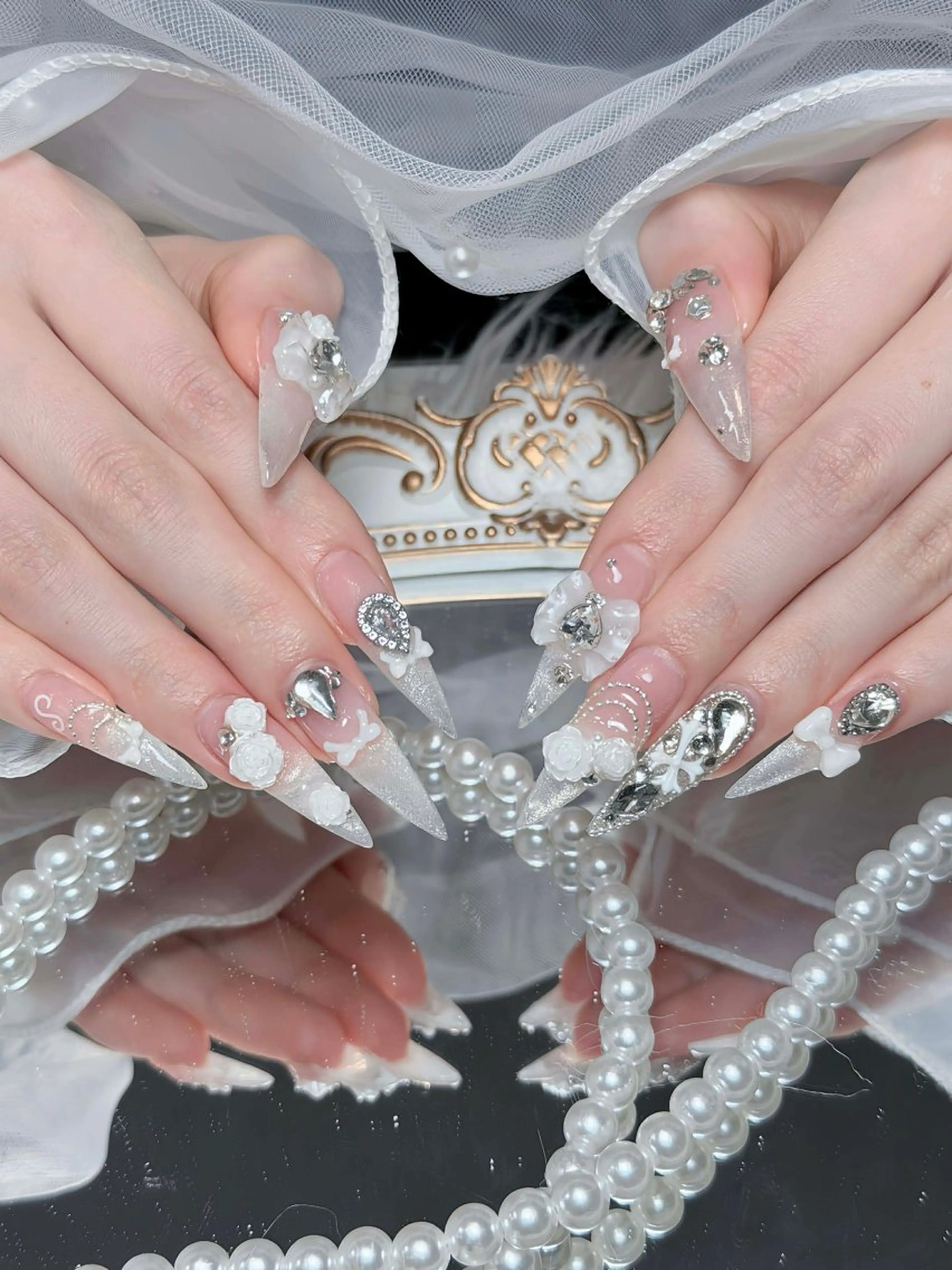 ネイル オーロラネイル ボルドー ブラウン 氷ネイル・うるうるネイル キラキラネイル ハンドネイル Julli NailStudioのネイルデザイン