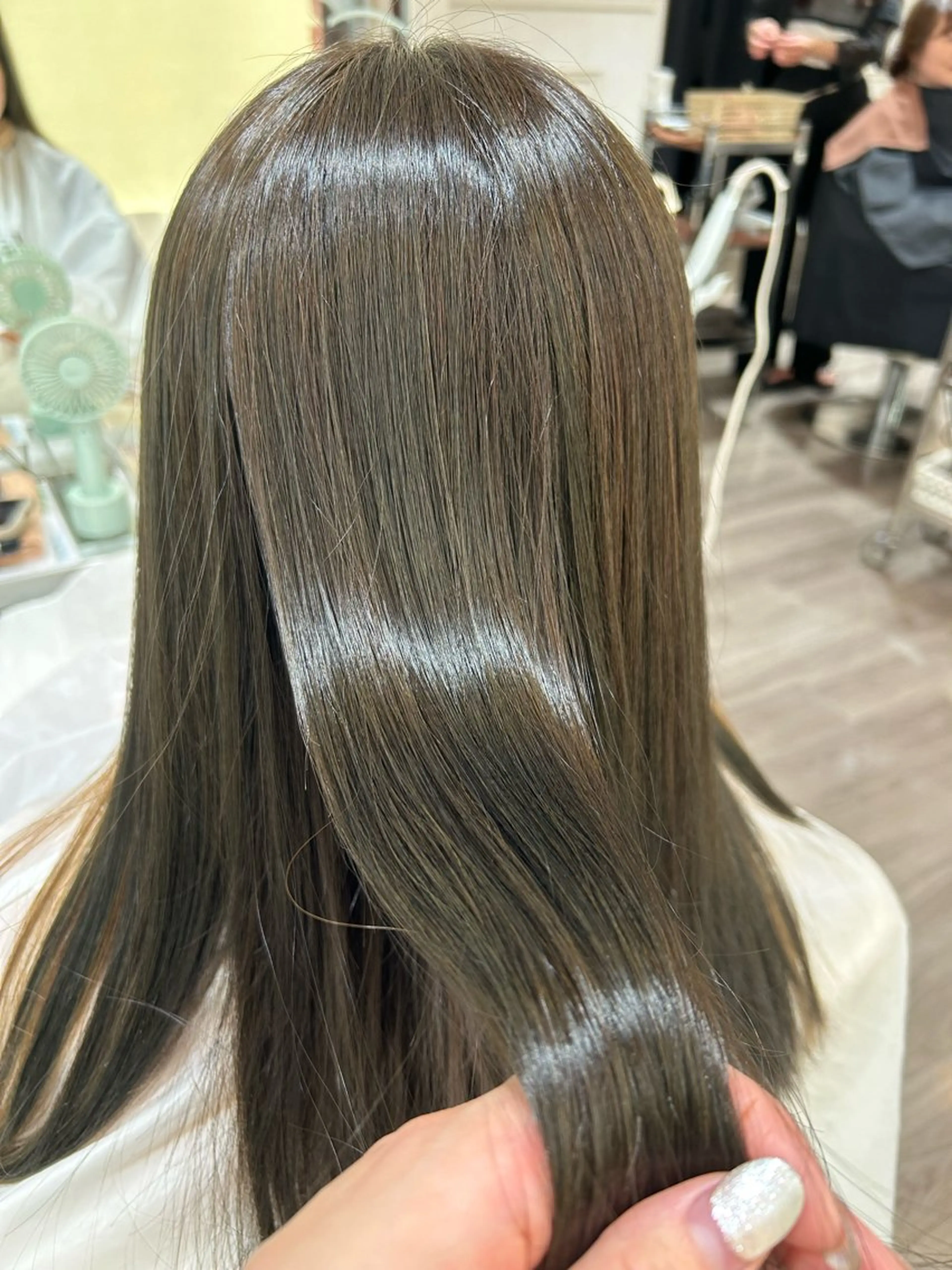 セミロング トリートメント Will梅田店所属・miu/韓国風 デザインカラーのヘアスタイル