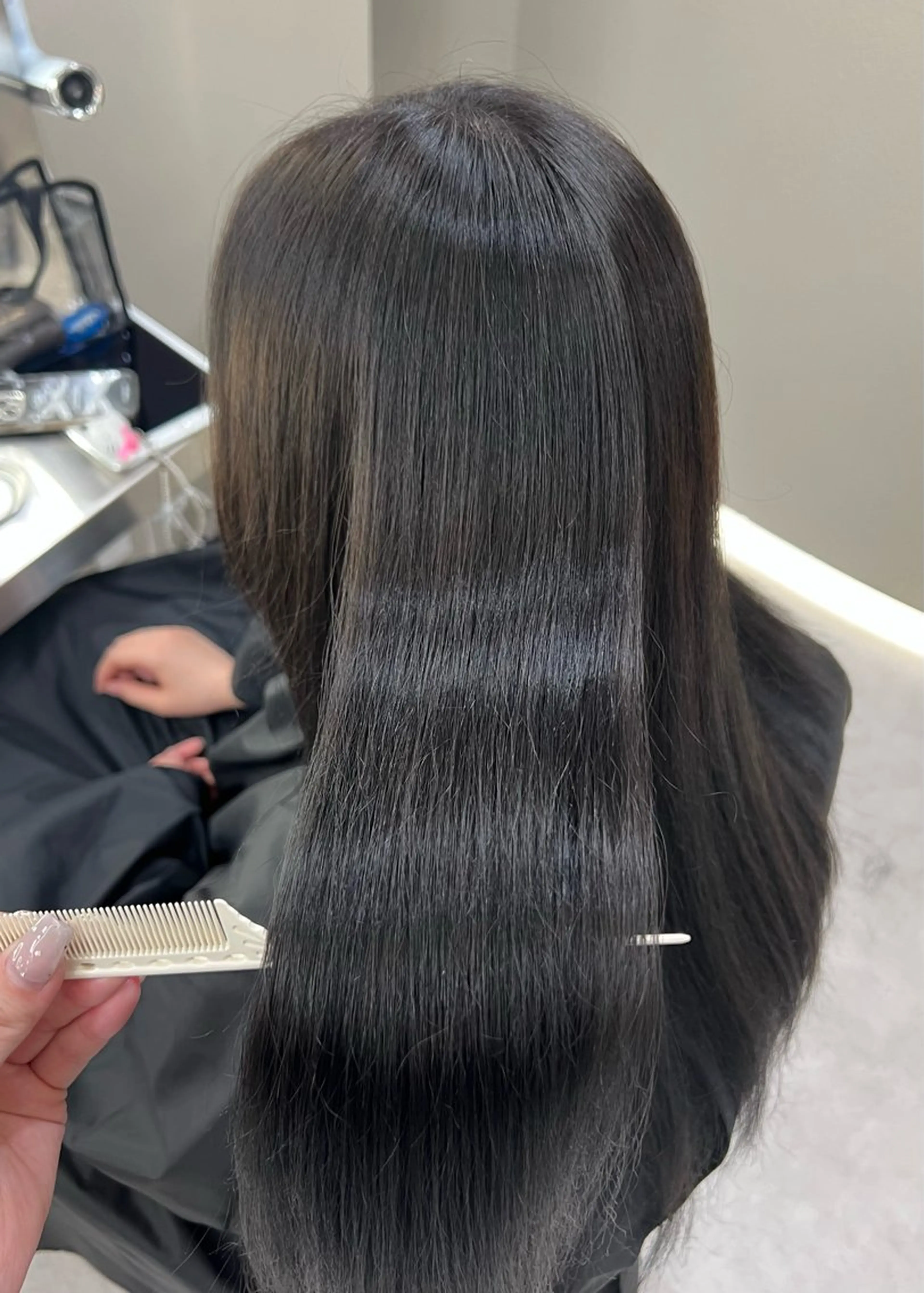 セミロング i. +SAPPORO所属・縮毛矯正/ 艶髪♡/AYAKAのヘアスタイル