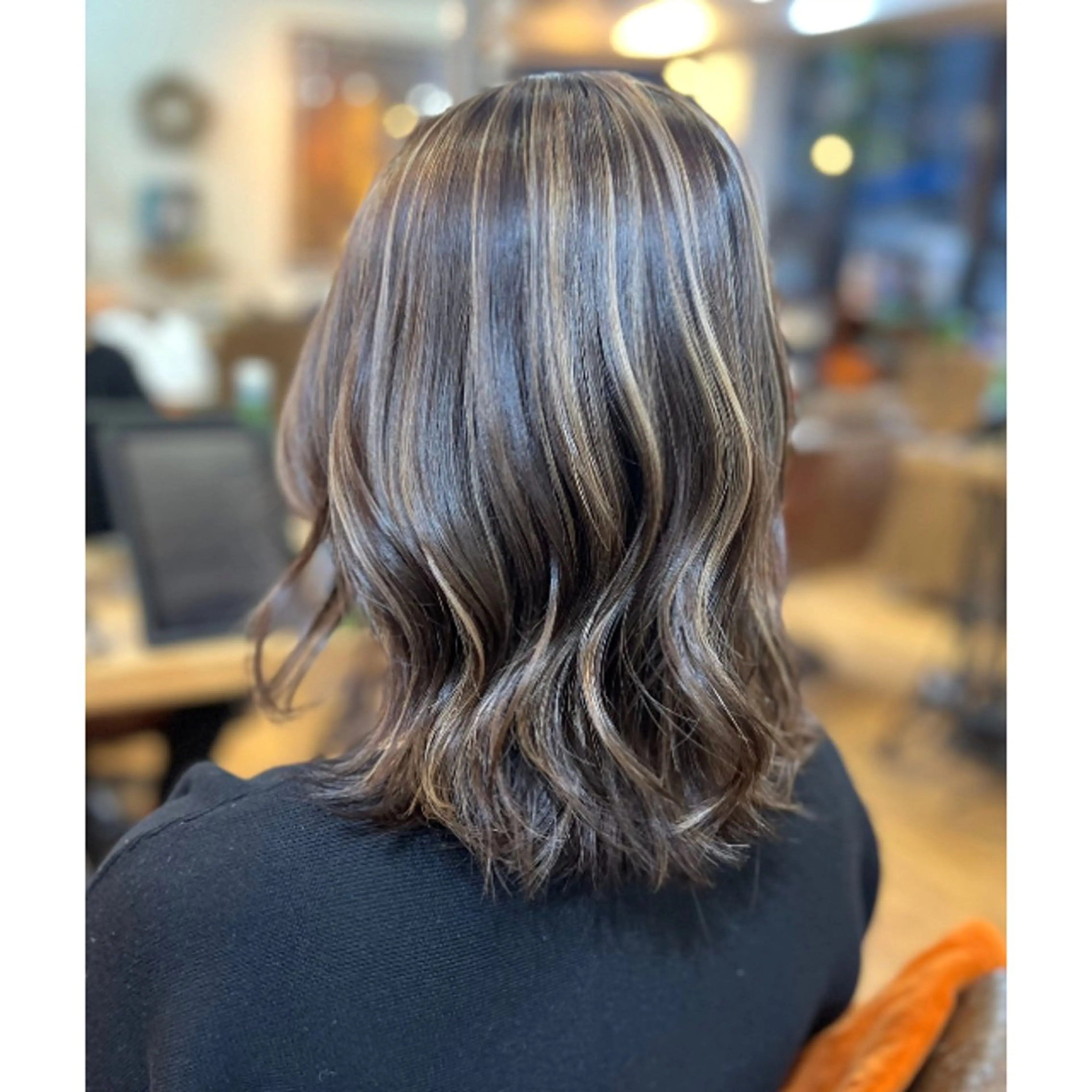 ミディアム カラー ハイライトカラー ハイライト カット ヘアカラー 180°One Eighty Degrees所属・ERIKA/ ハイライト/ショートのヘアスタイル