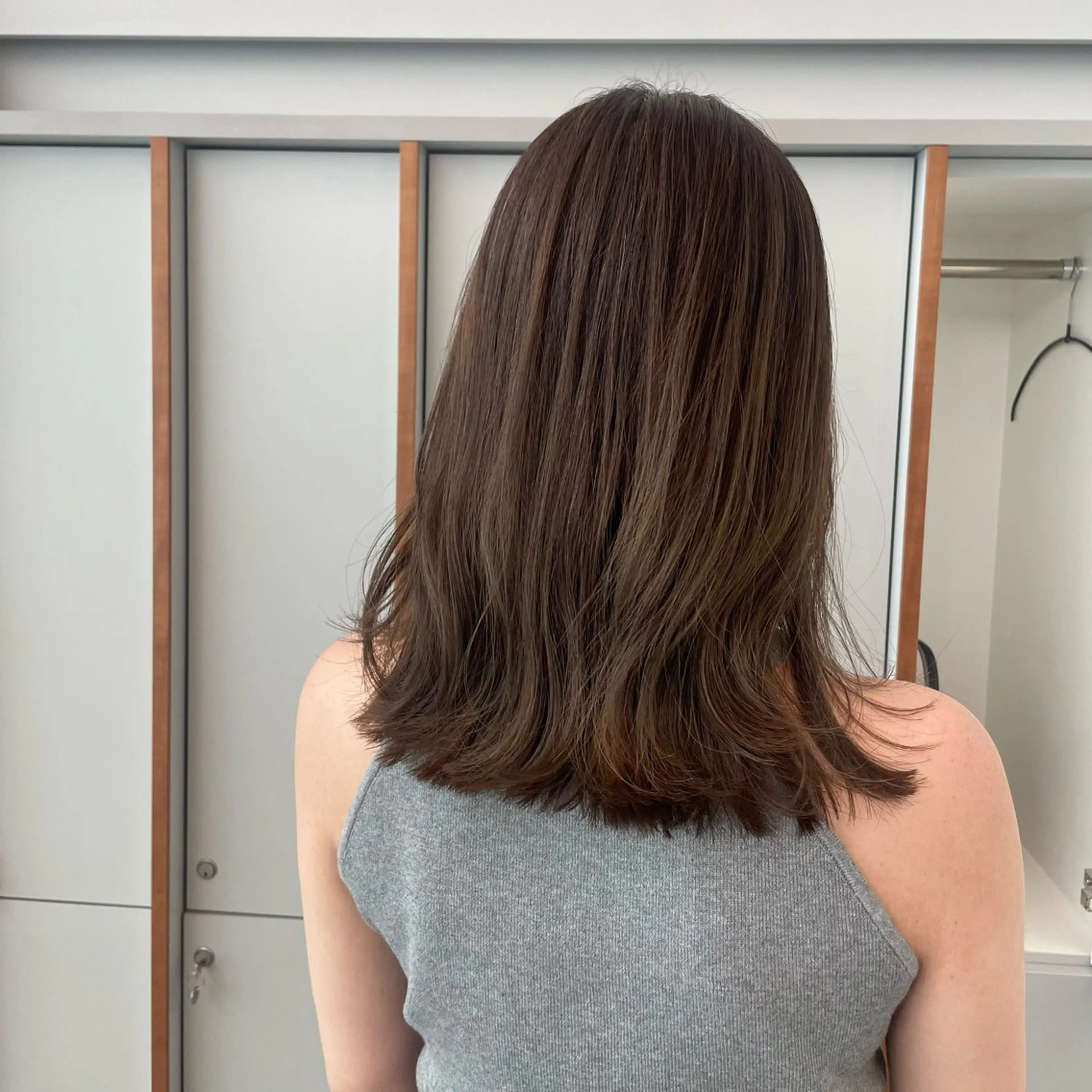 セミロング カラー ベージュカラー ブリーチ ショコラベージュ 透明感カラー ダブルカラー ブリーチ/レイヤー 🌻Mutsumiのヘアスタイル