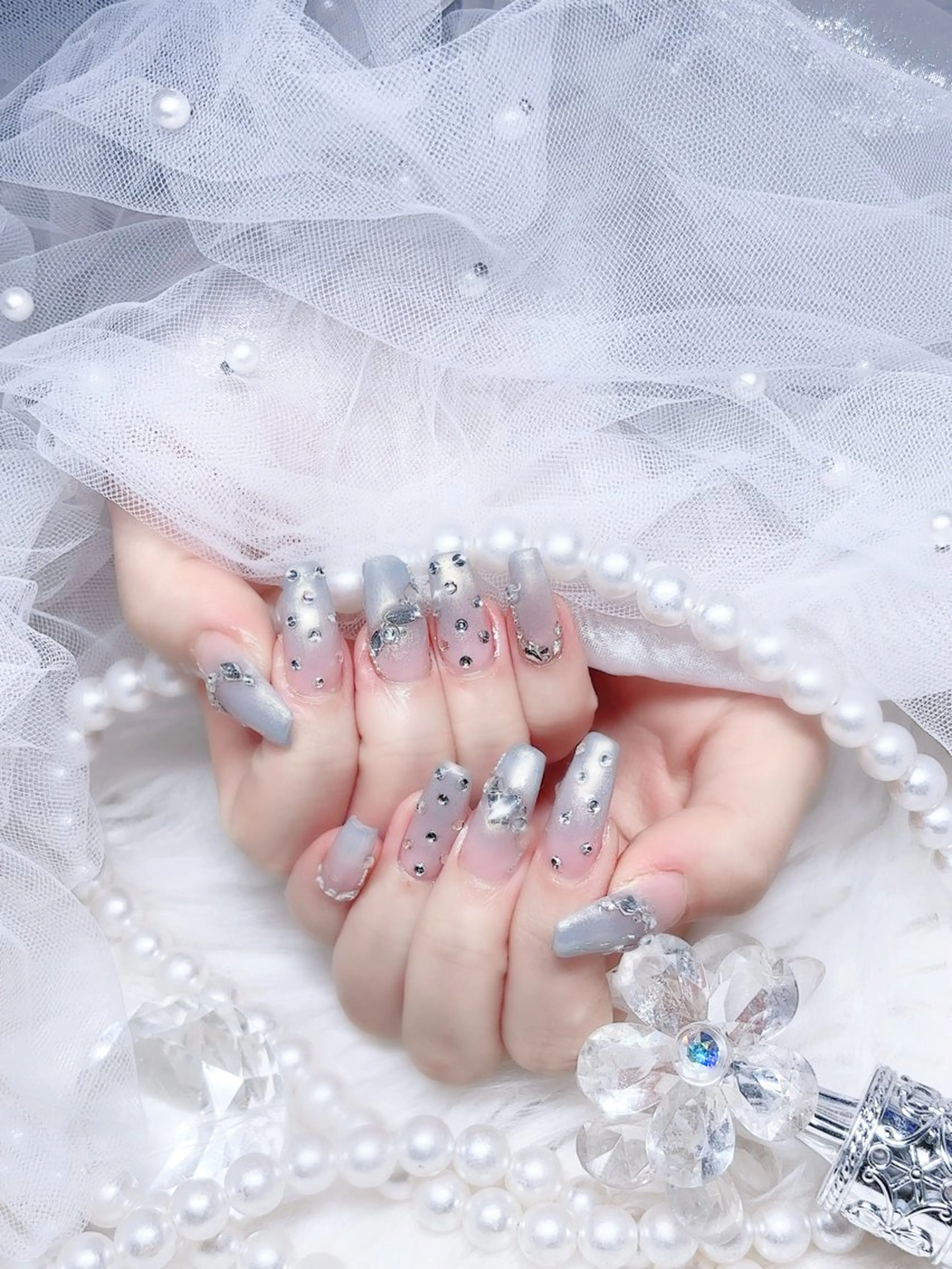 ネイル オーロラネイル 成人式 フットネイル 韓国ネイル ロングネイル Yudia🦋 azuのネイルデザイン
