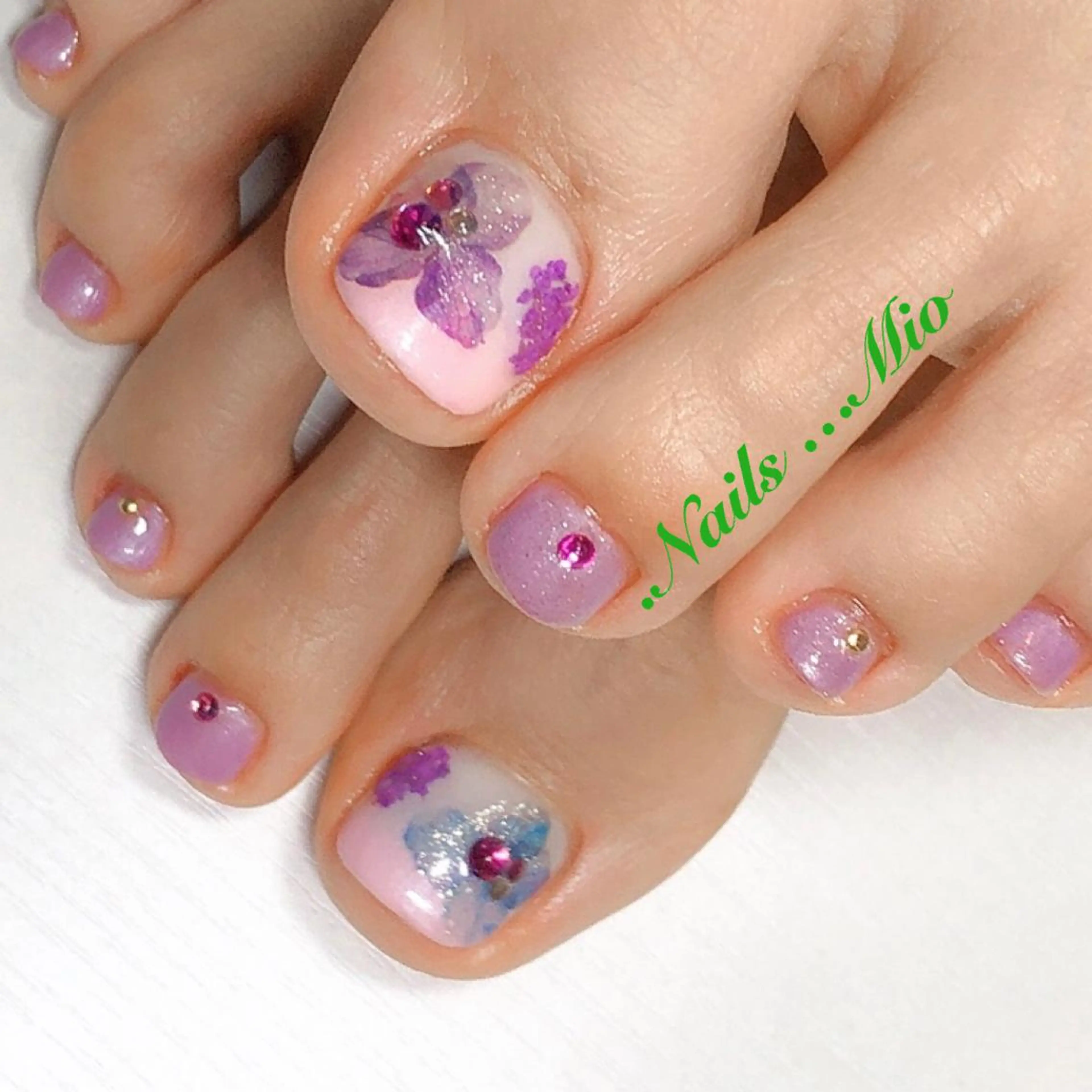 ネイル .Nails Mio 赤羽西ネイルサロンのネイルデザイン