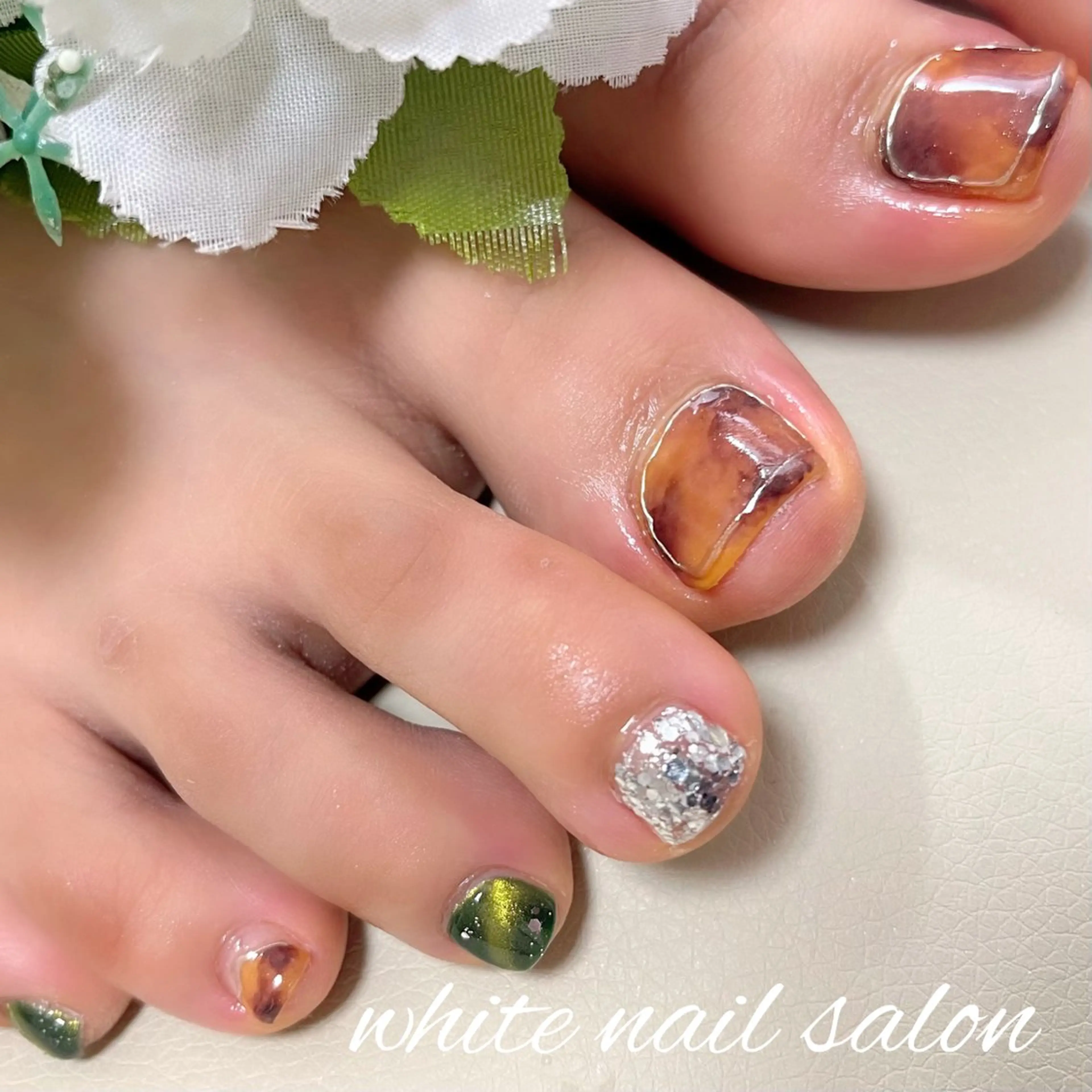 ネイル ラメ(グリッター) フットネイル white nail salonのネイルデザイン