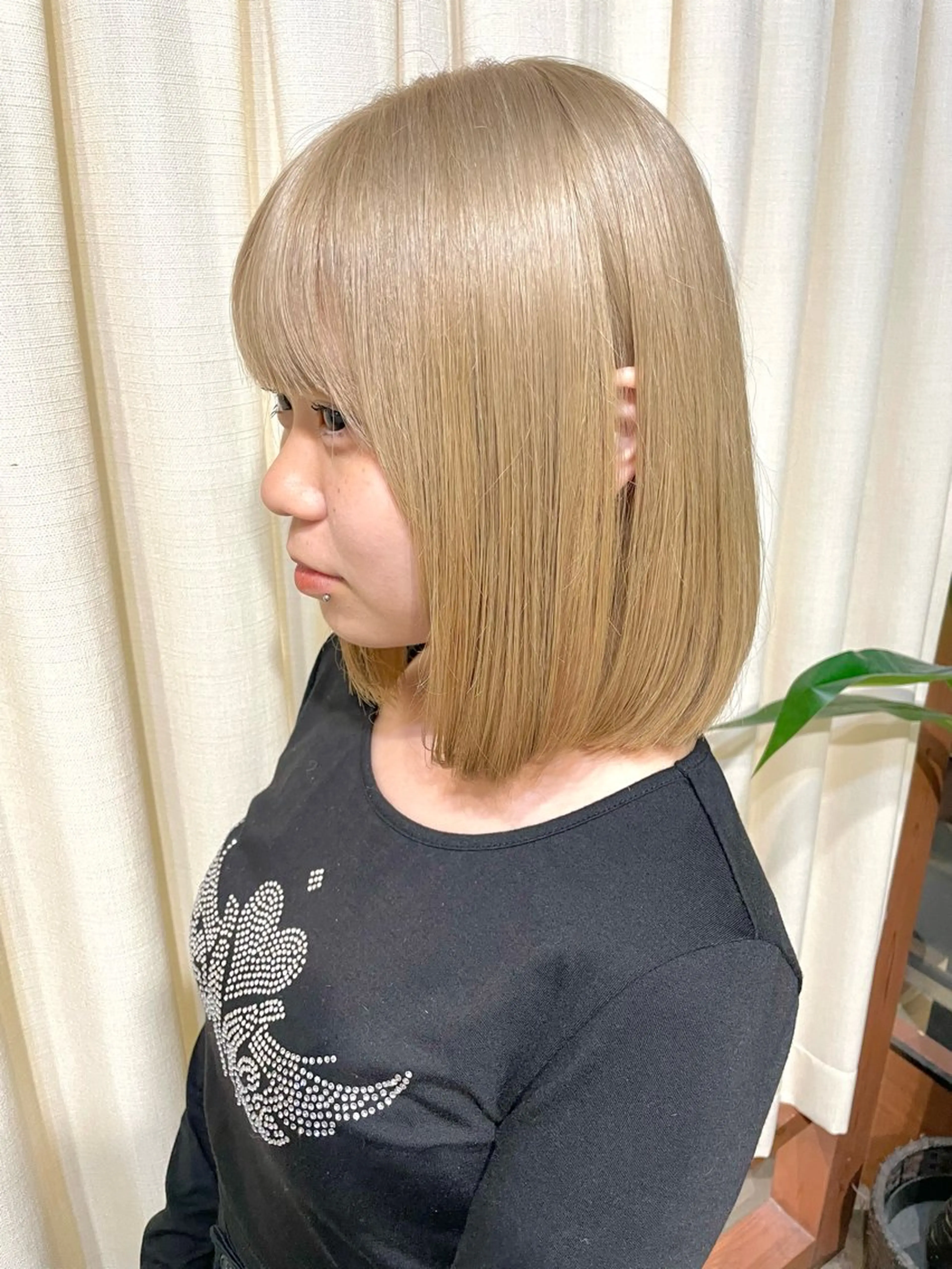 ミディアム カラー ブリーチ ヘアカラー トリートメント 羽田翔大/ブリーチ/ ボブカット/店長のヘアスタイル